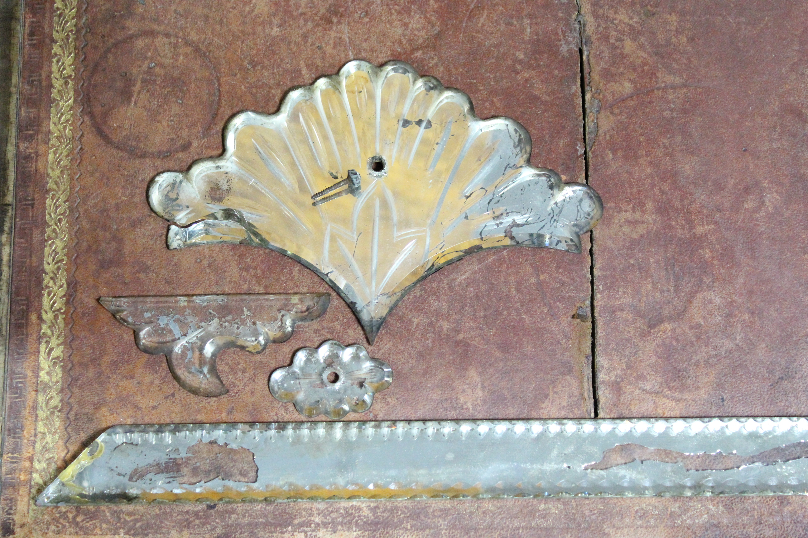 A 19th century Venetian etched-glass rectangular wall mirror, the bevelled plate & mirrored border - Image 5 of 6