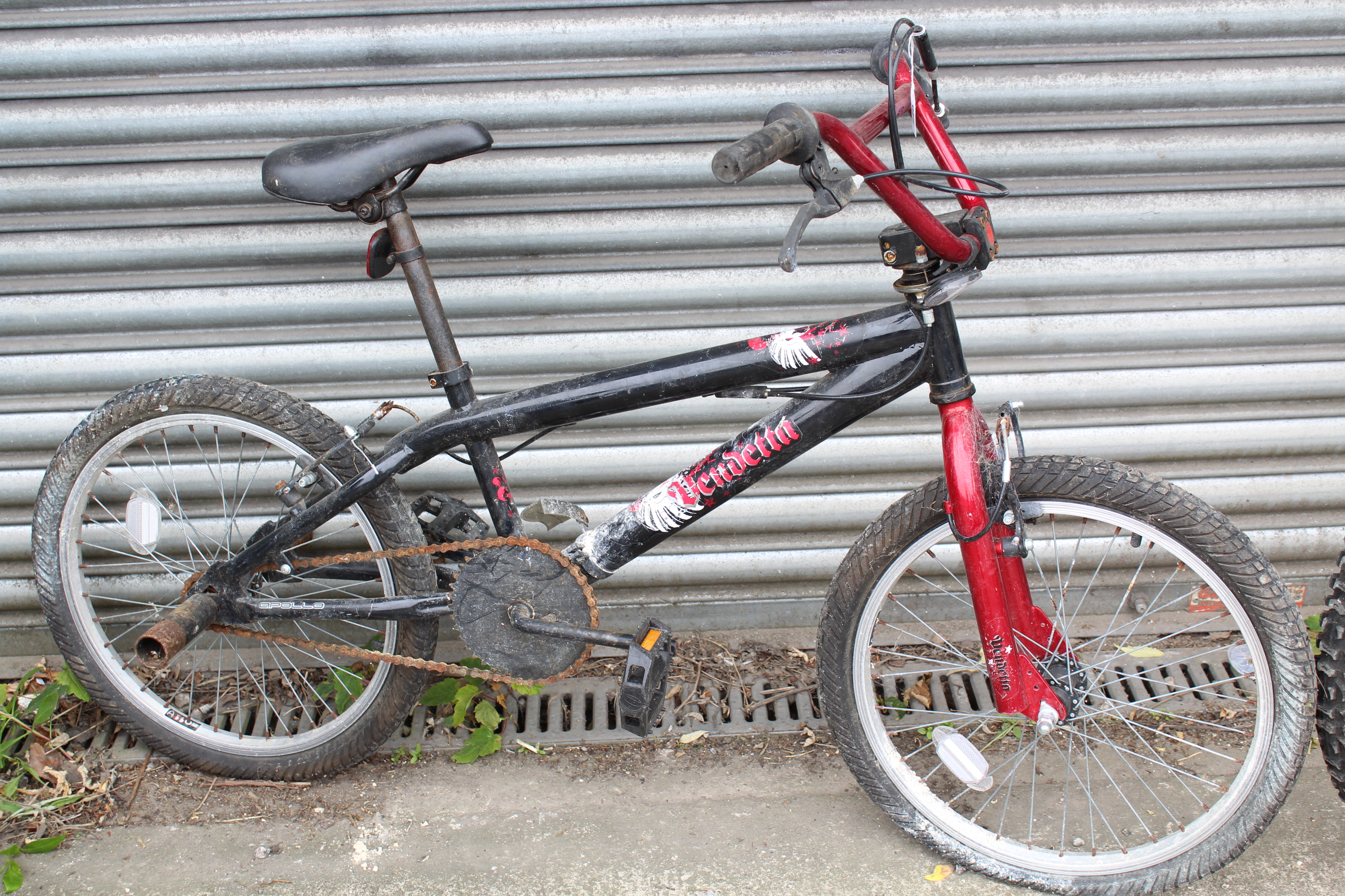 An Apollo “Vendetta” boys bicycle; & an Apollo “XC24” ditto. - Image 2 of 3