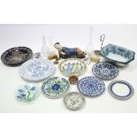 Various items of decorative china, pottery & glassware.