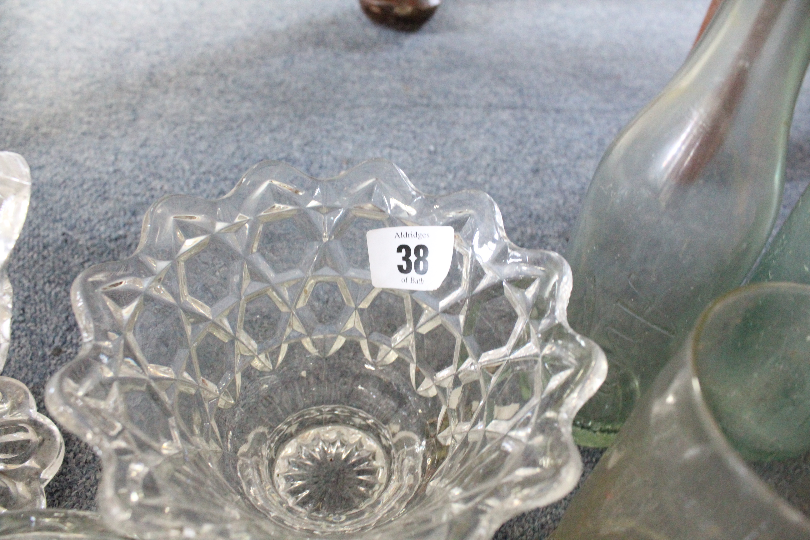 Various items of glassware. - Image 3 of 3