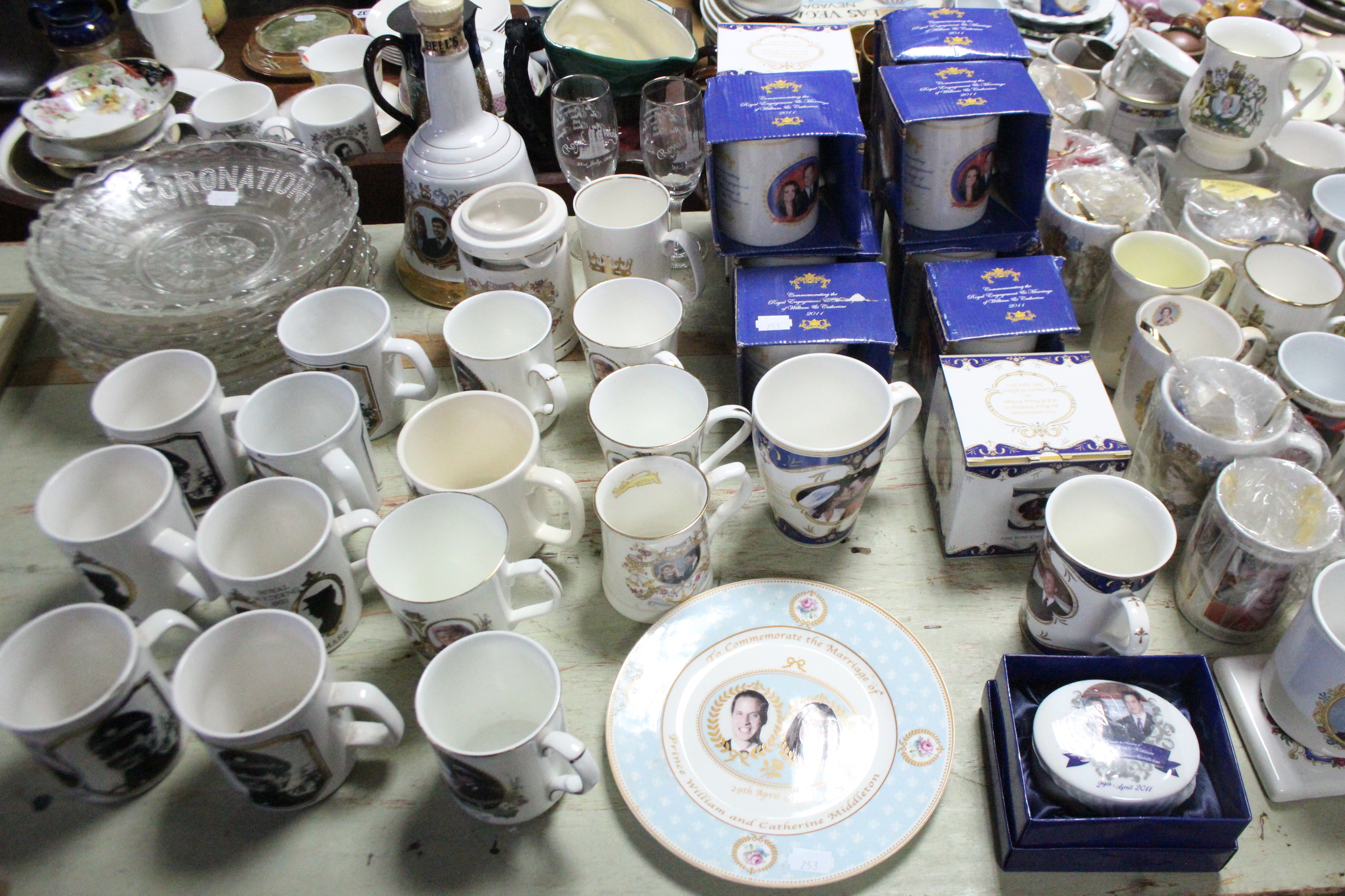 Various items of Royal Commemorative China & Glassware. - Image 2 of 2