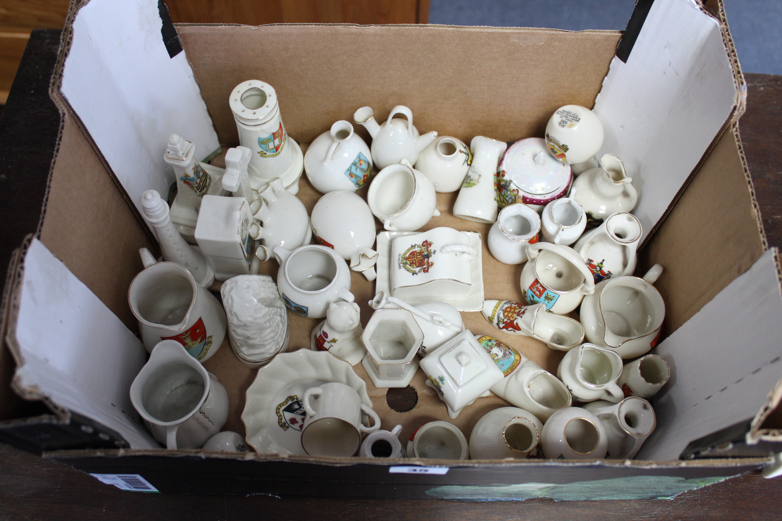 Approximately thirty various items of crested china. - Image 2 of 2