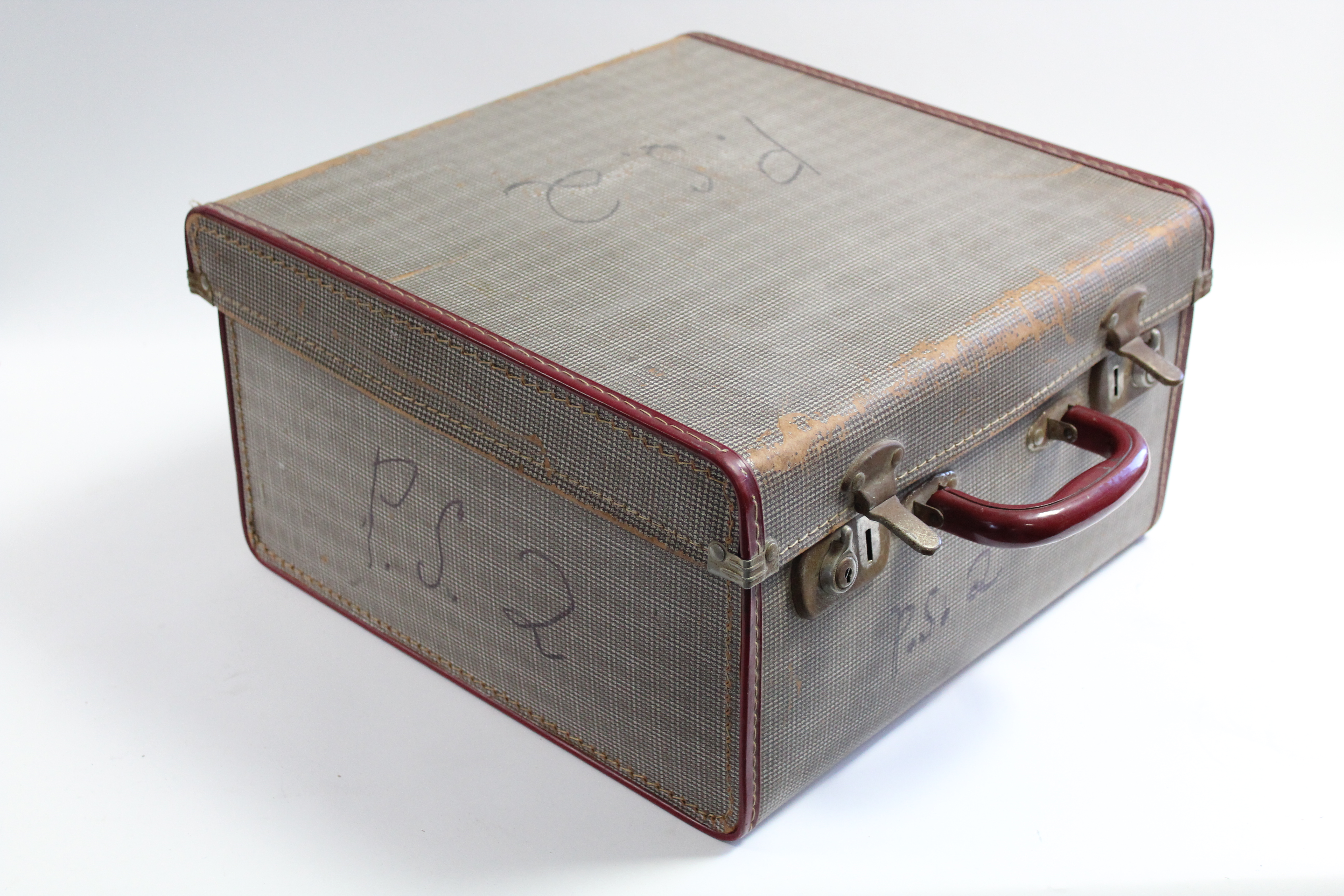 A Paolo Soprani piano accordion in red polished case, & with fibre-covered carrying case. - Image 8 of 9