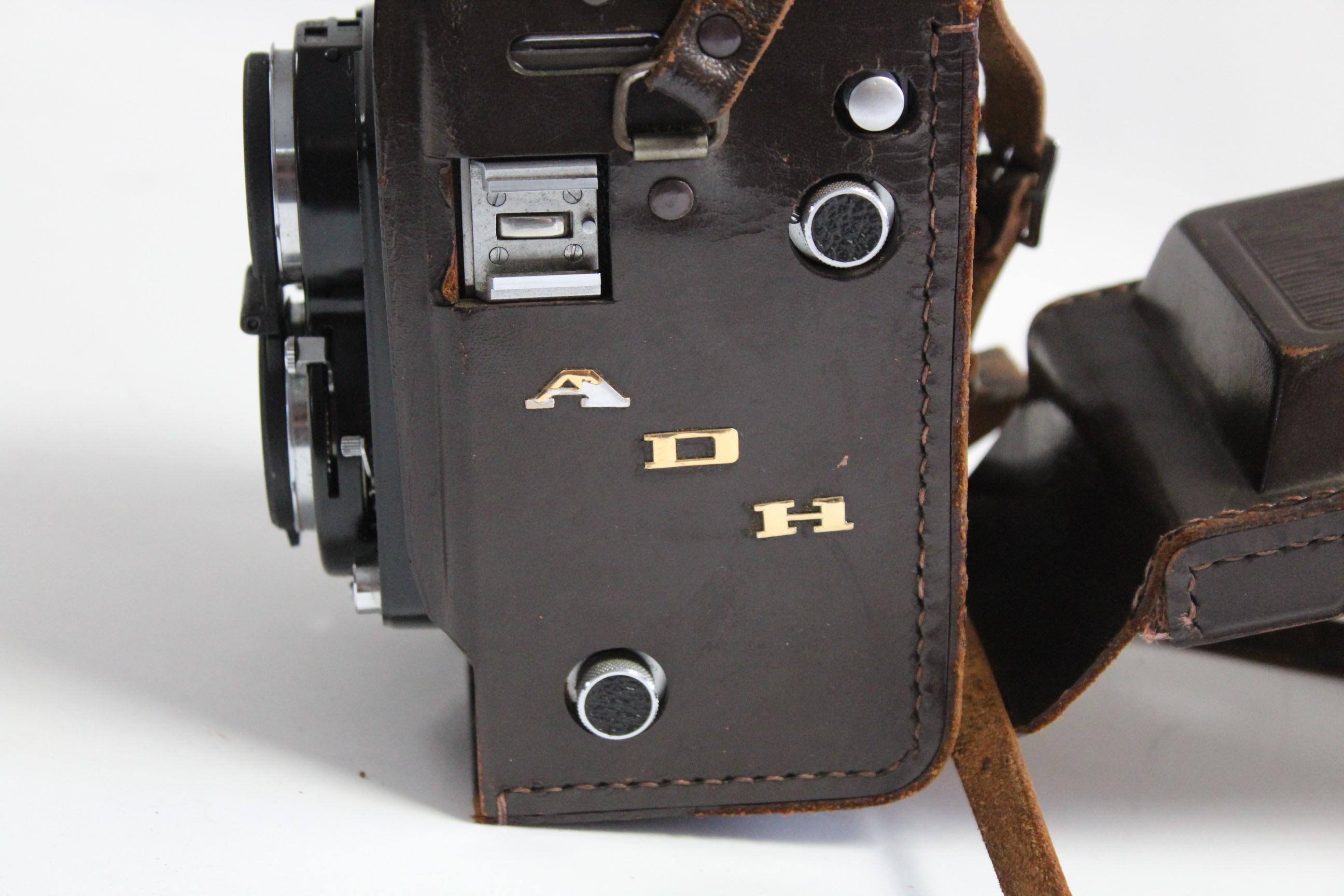 A MINOLTA AUTOCORD BOX CAMERA in leather case. - Image 5 of 6