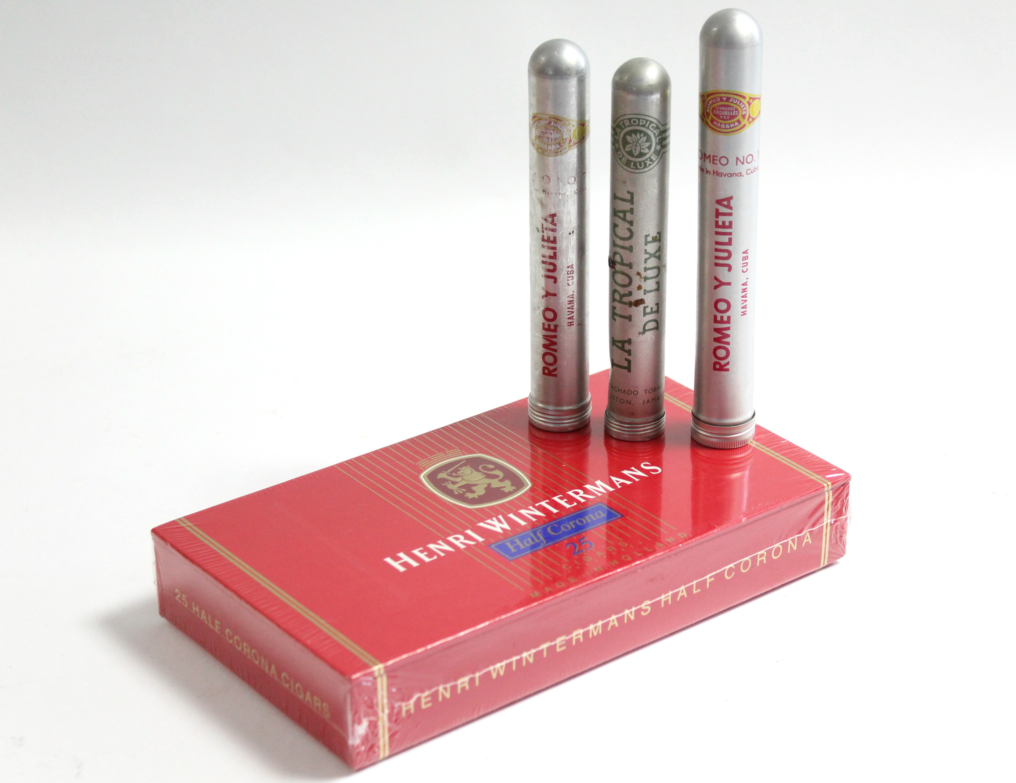 A box of twenty-five Henri Wintermans half corona cigars; & three various other cigars. - Image 2 of 2