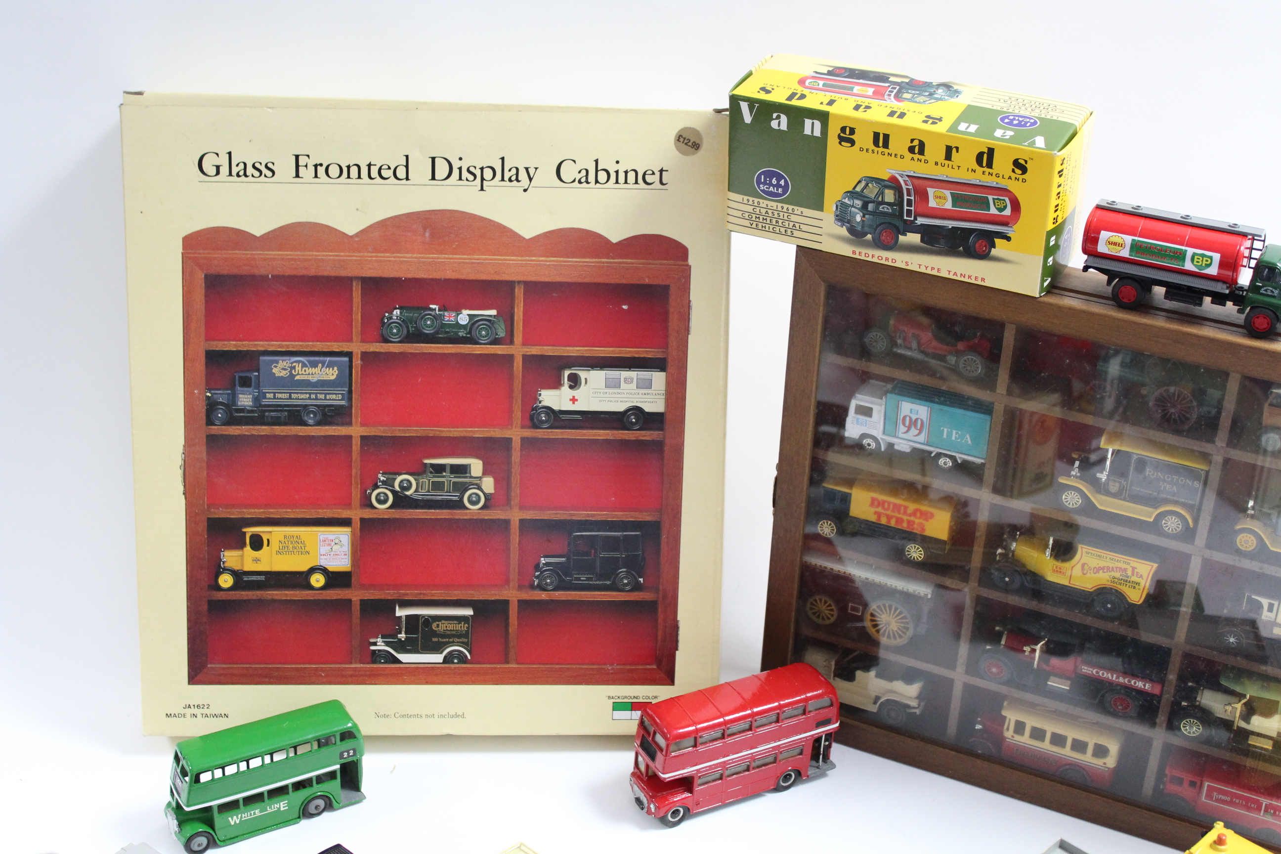 Approximately twenty various scale models, boxed & un-boxed; & a glass-fronted scale model display - Image 4 of 4