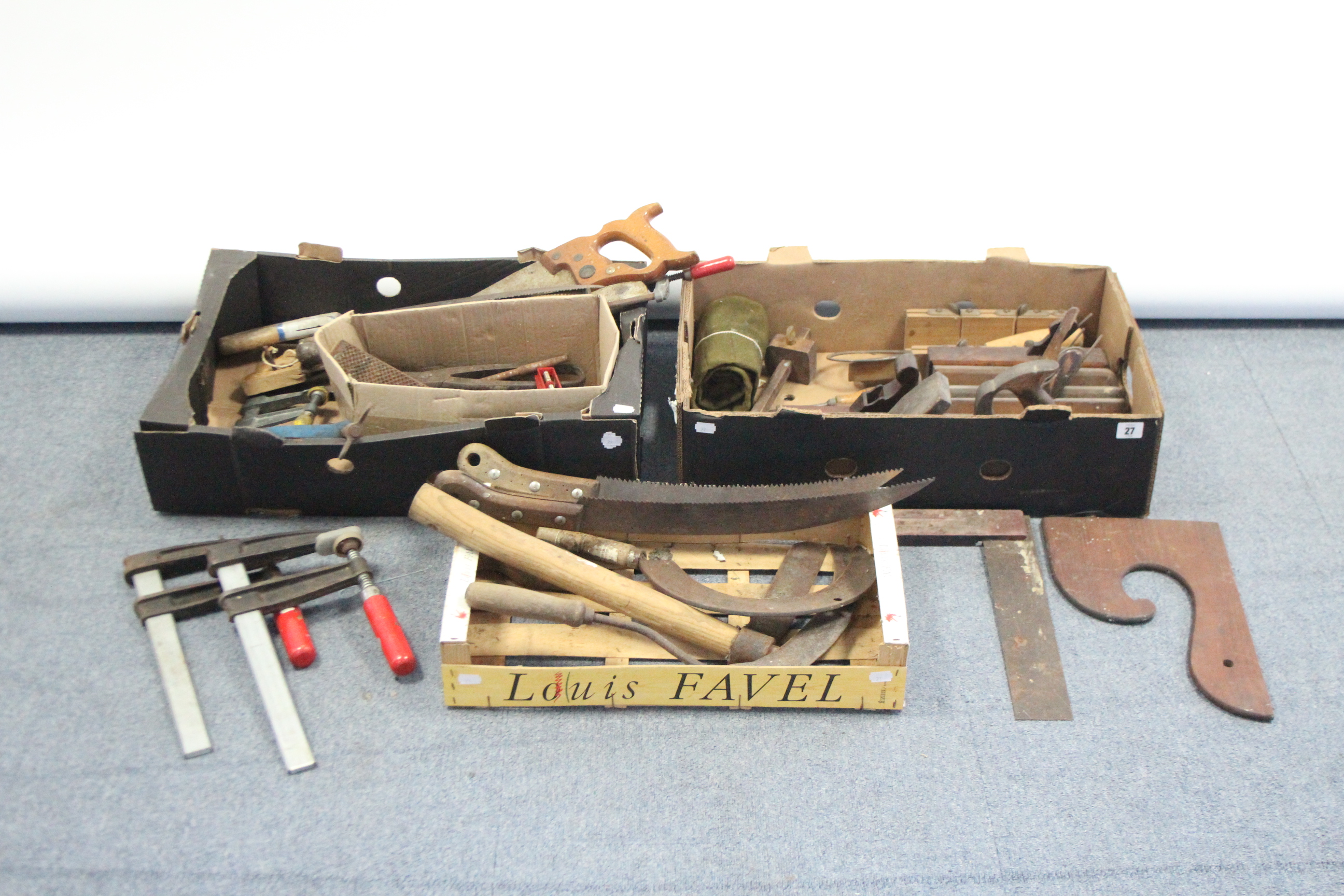 Seven various carpenter’s planes; together with various other carpenter’s tools & gardening tools. - Image 3 of 3