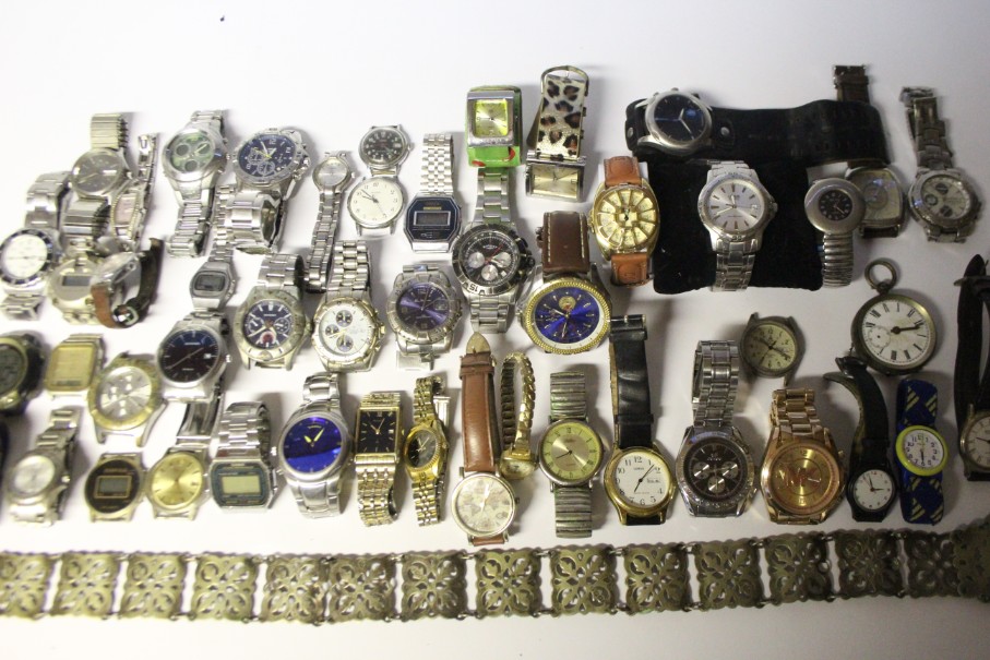 Various ladies’ & gent’s wristwatches; & a quantity of costume jewellery. - Image 3 of 5