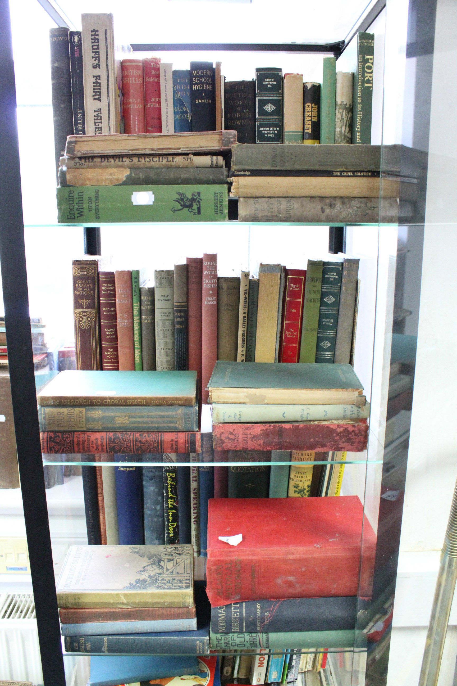 Three oval wall mirrors (various sizes); & various books & magazines. - Image 4 of 6