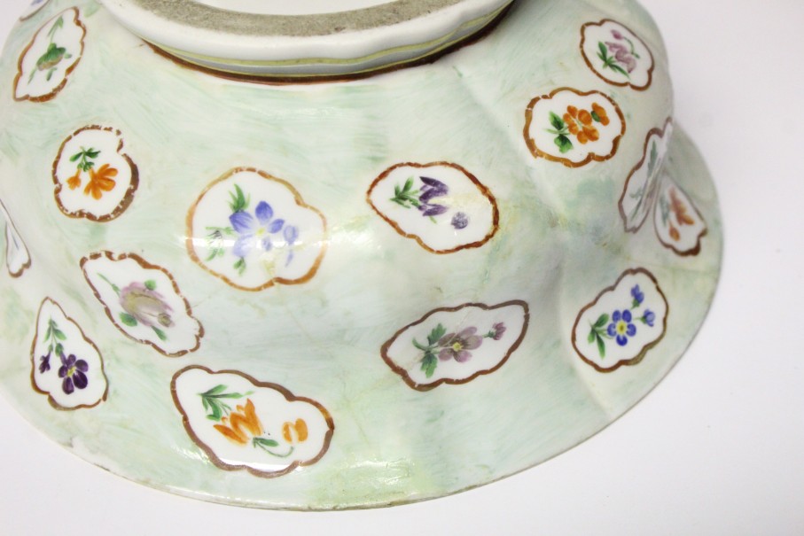 A 19th century Meissen porcelain circular bowl with painted bird design to centre & with floral - Image 7 of 8