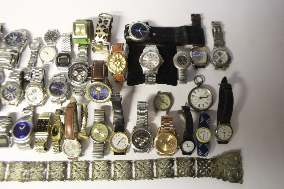 Various ladies’ & gent’s wristwatches; & a quantity of costume jewellery. - Image 2 of 5