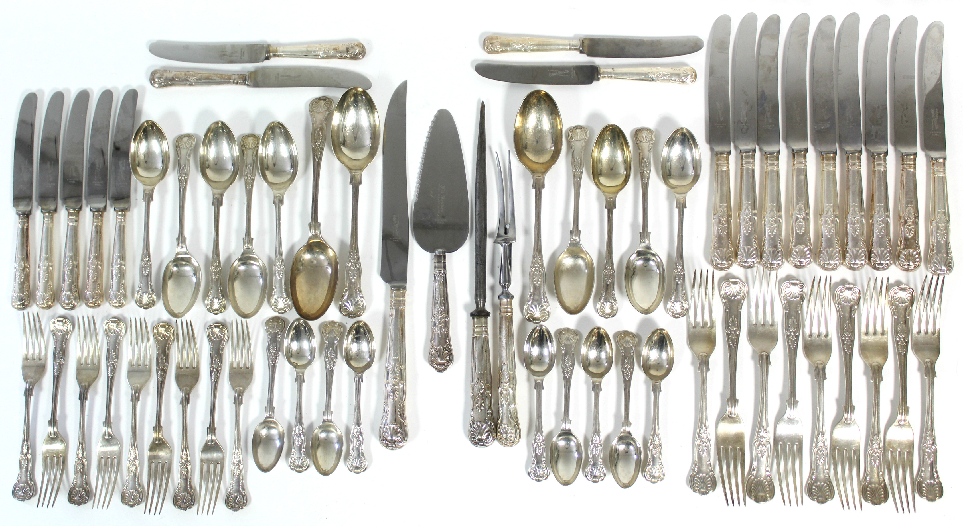 A GEORGE V SILVER PART SERVICE OF KING'S PATTERN FLATWARE, comprising: three table spoons, nine