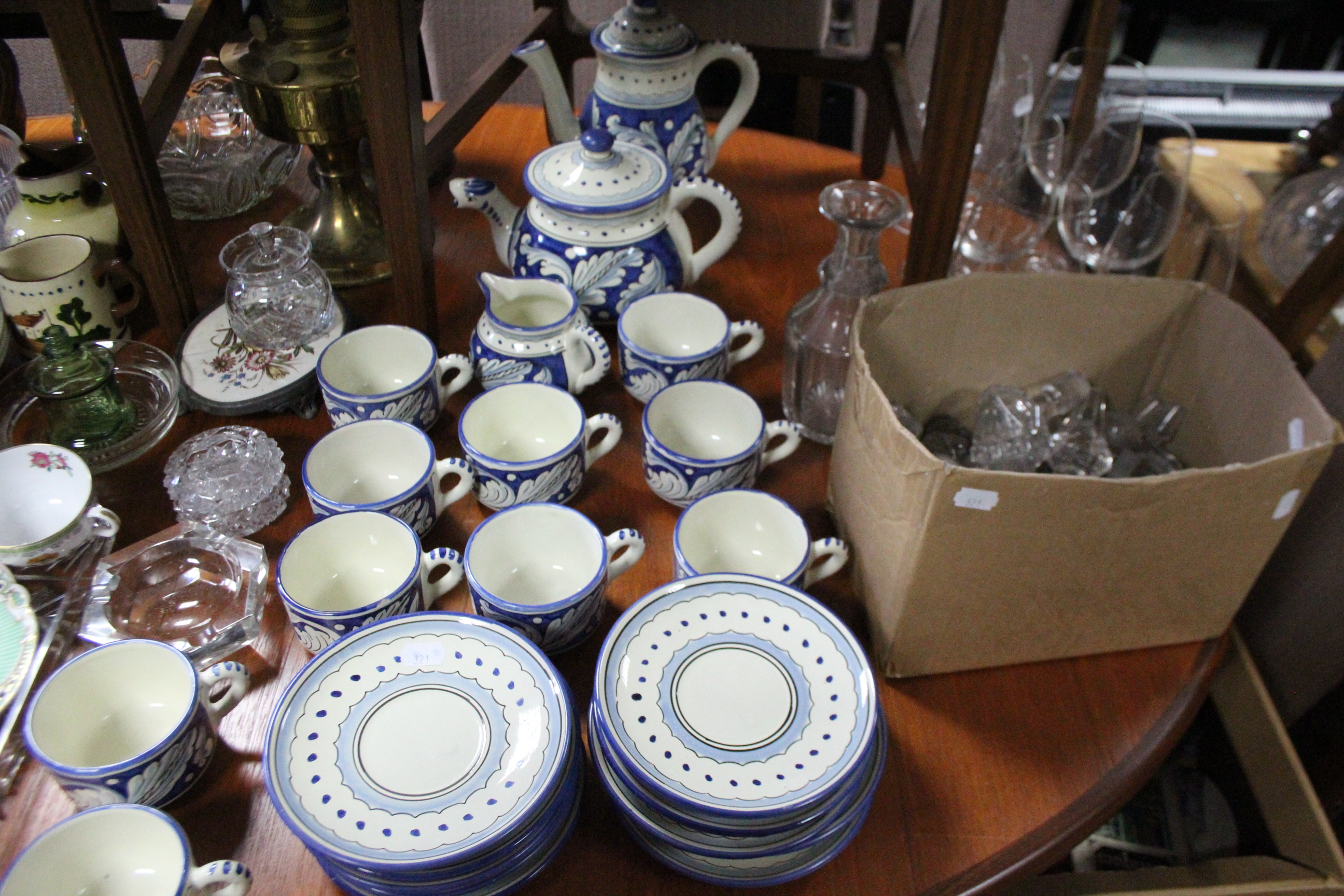 Various items of decorative china, pottery, & glassware, part w.a.f. - Bild 2 aus 3