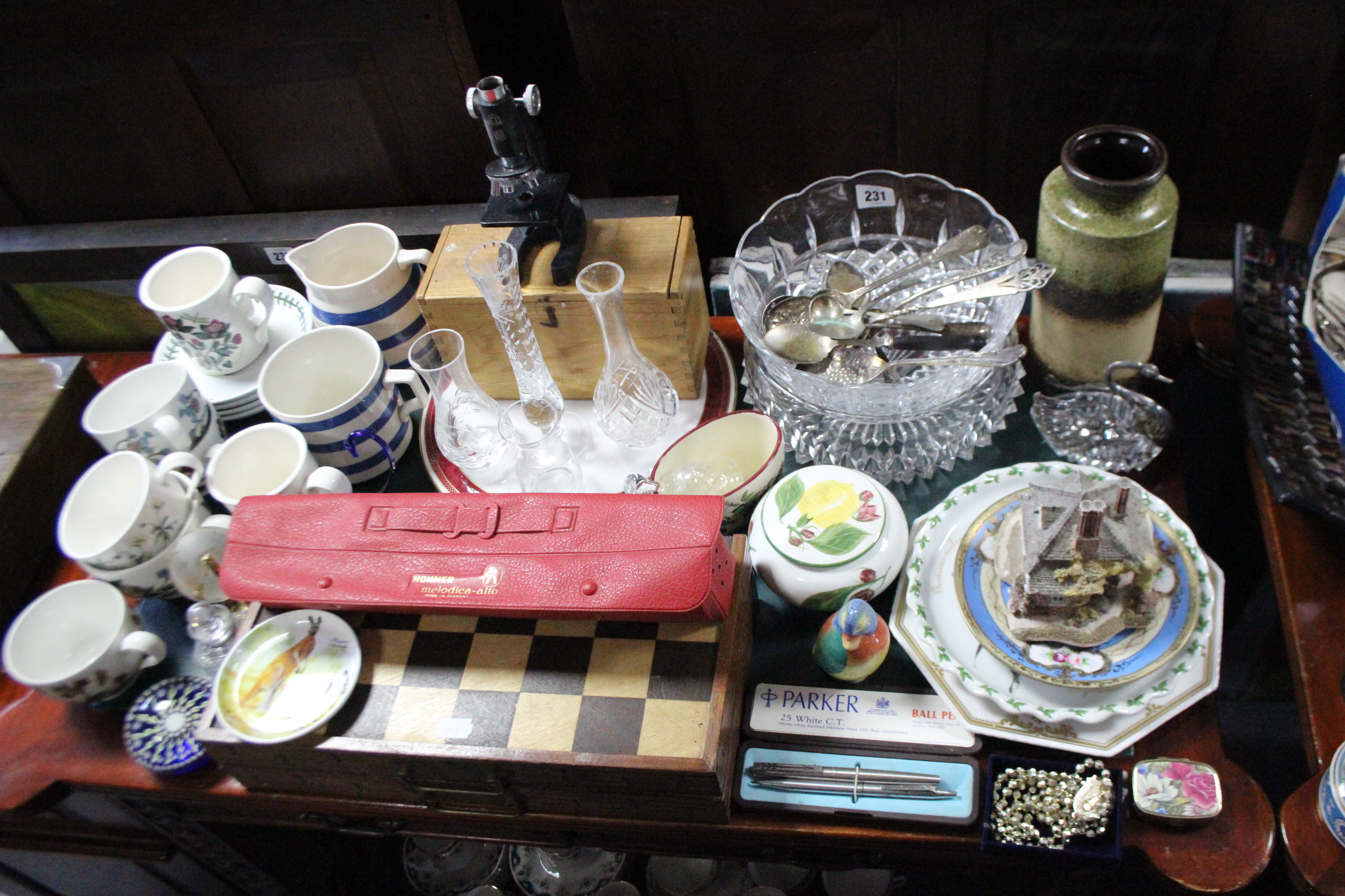 Various items of decorative china, pottery, glassware, etc.