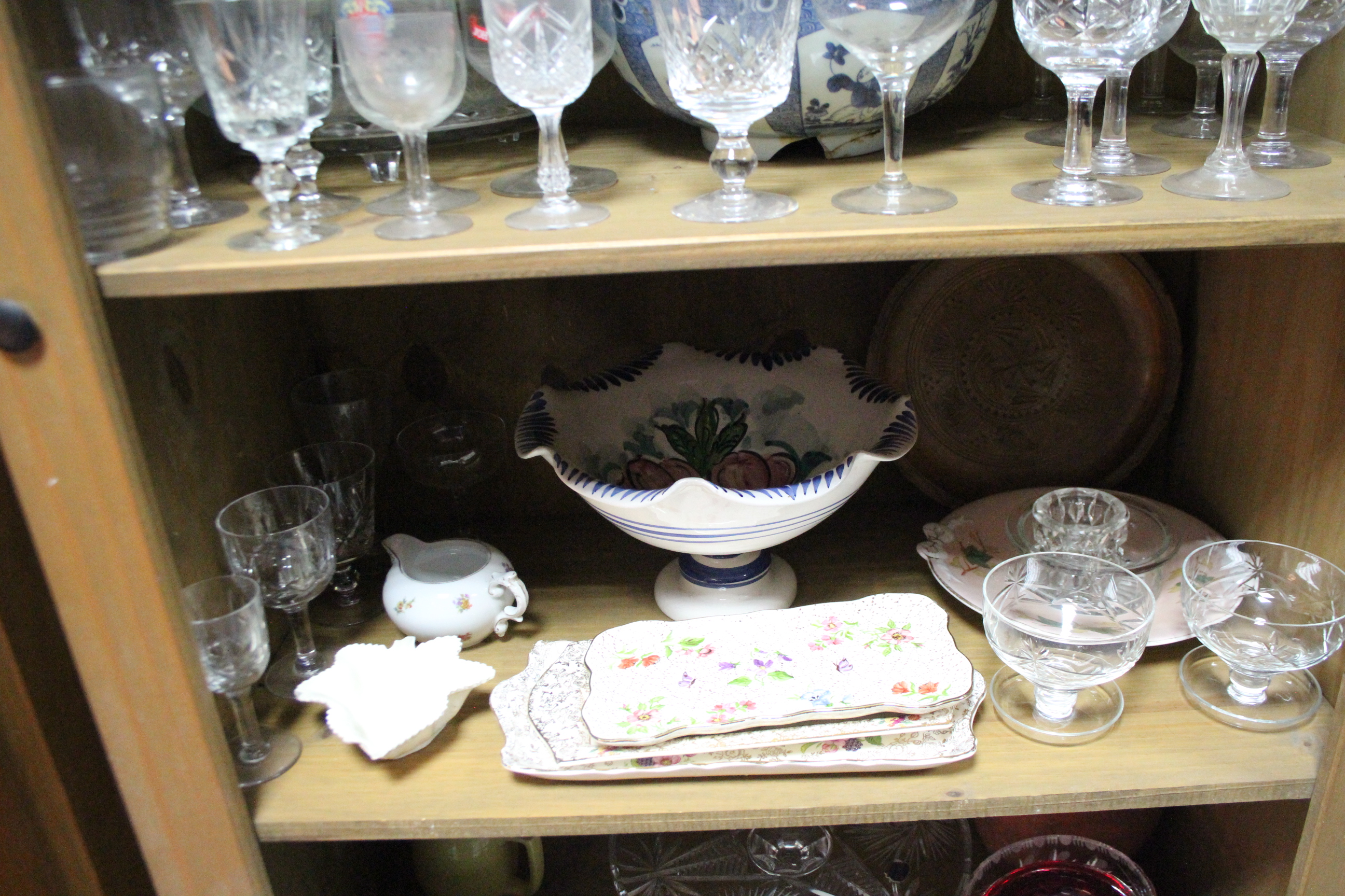 Various items of decorative china; pottery; & glassware, part w.a.f. - Bild 3 aus 4