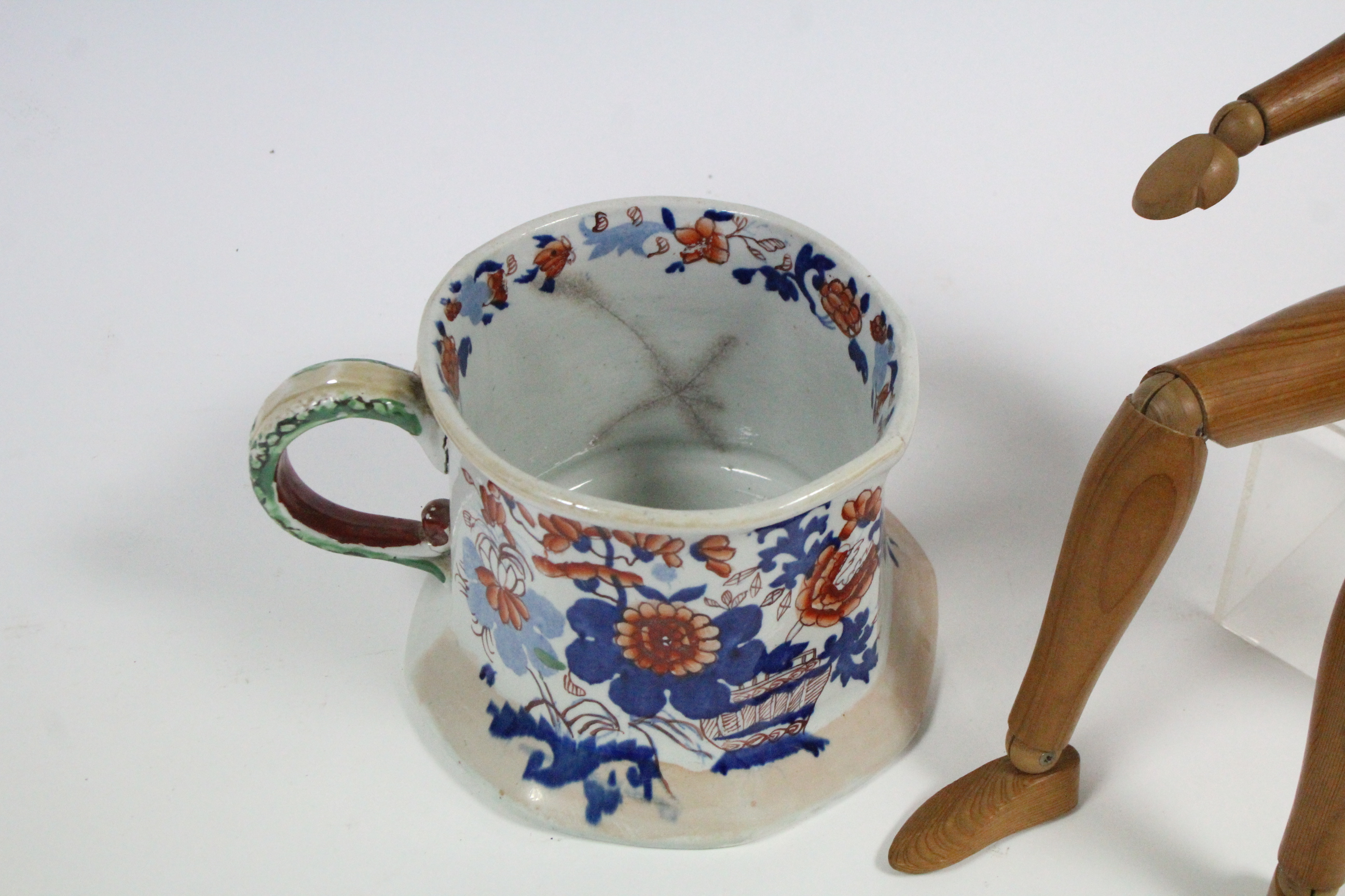 An artist's pine lay figure, 20" high; & a Mason's ironstone china floral decorated cider mug, 5" - Bild 2 aus 3