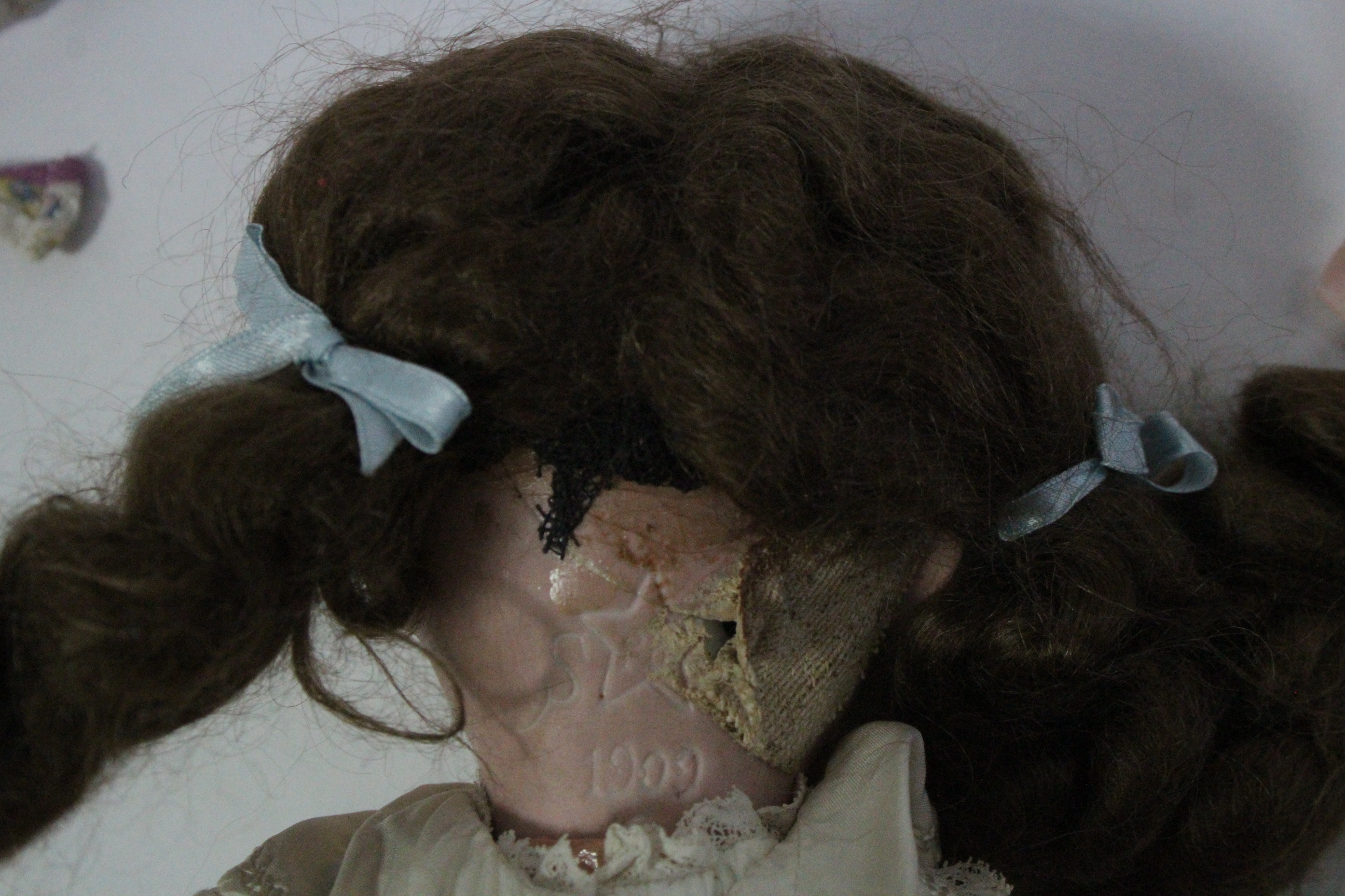 An early 20th century Schoenau & Hoffmeister bisque head girl doll - Image 3 of 3