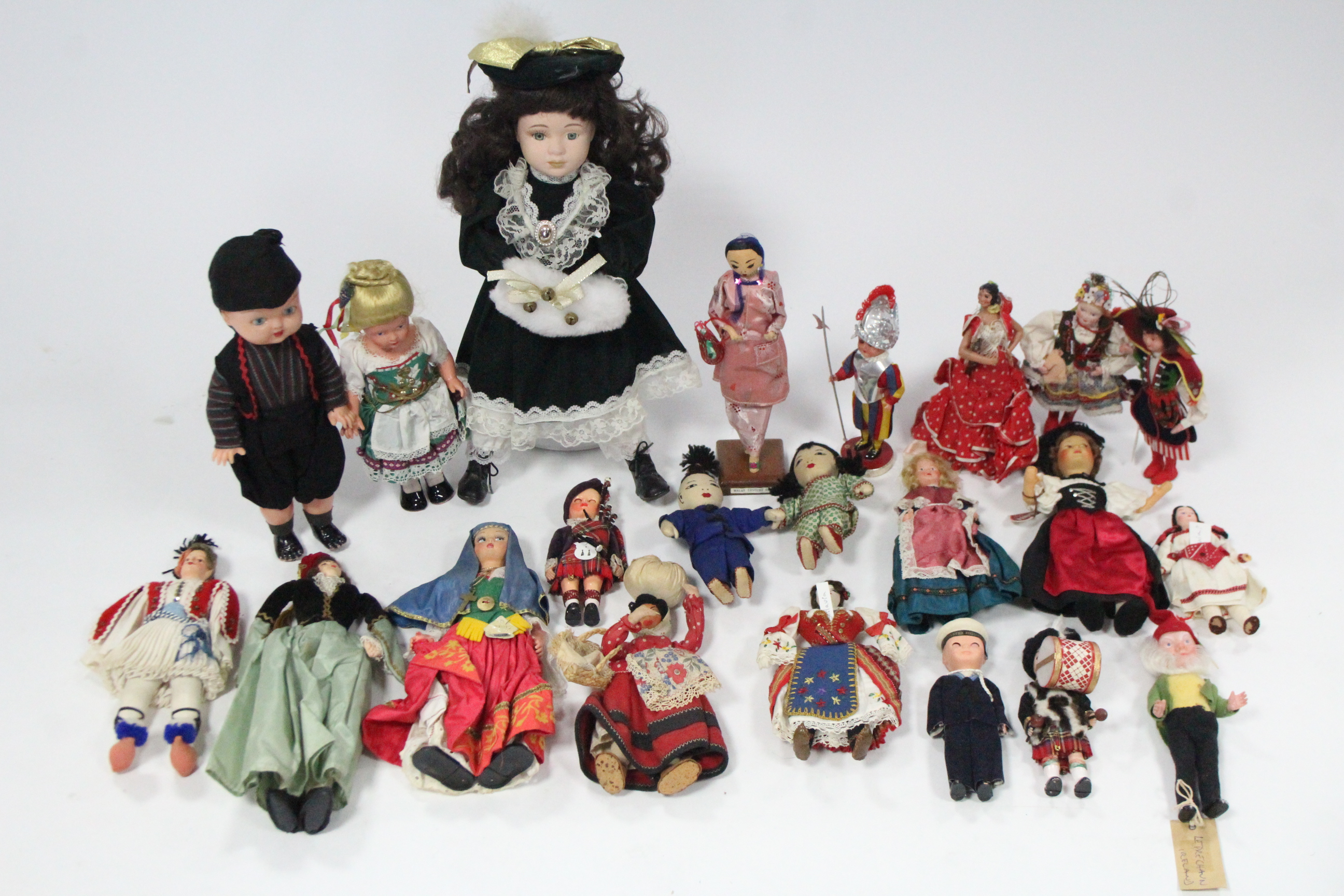 Various mid-20th century costume dolls; & a 1990’s Heritage Mint costume doll