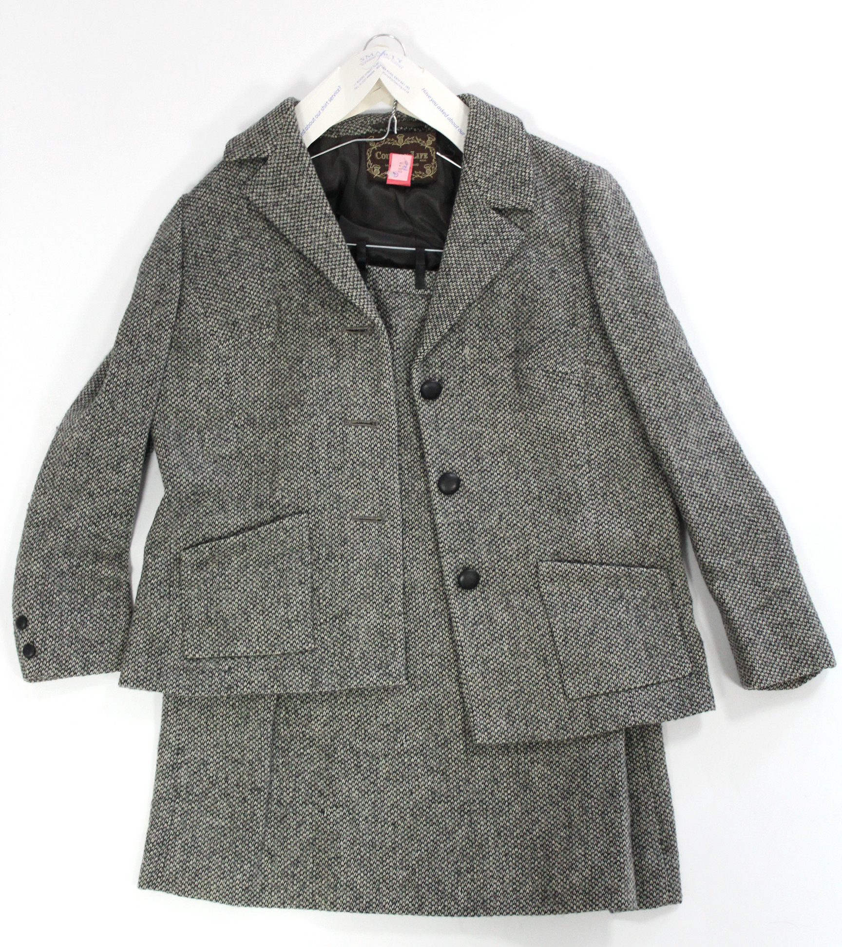 A Burberry ladies’ fawn Macintosh; a Harrods linen coat; a Streliz green tweed skirt & jacket; & a - Image 9 of 9
