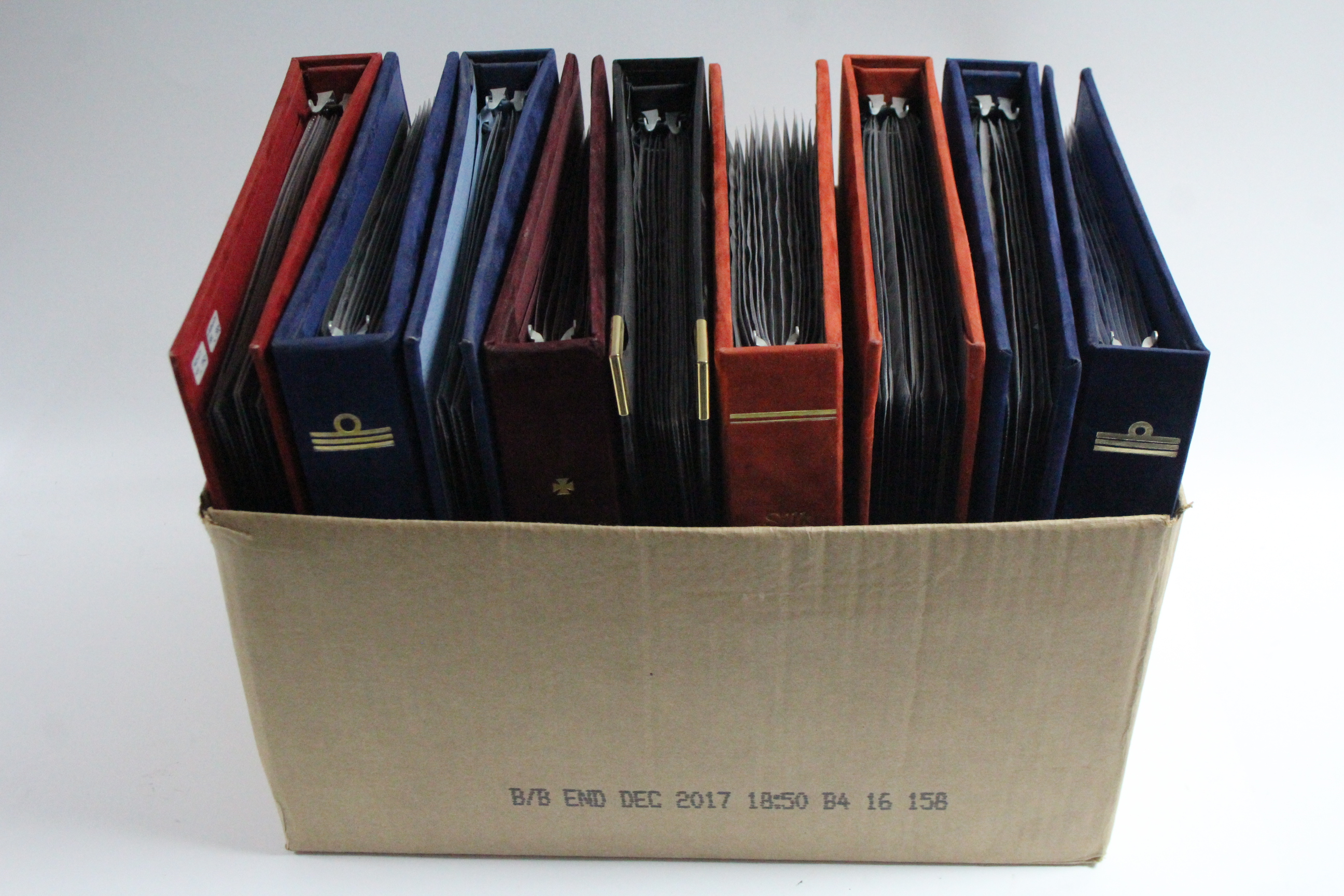 A collection of approx. 300 G.B. First Day covers, mostly 1980s; in nine albums. - Image 4 of 4