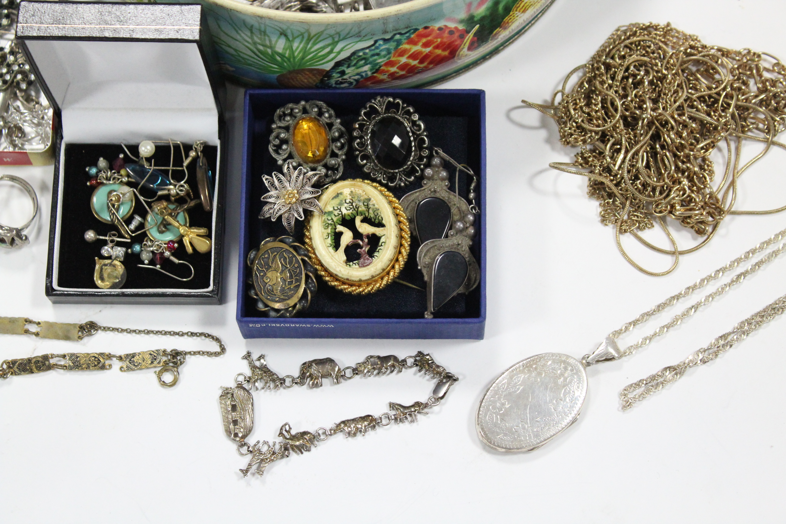 Various items of silver jewellery & costume jewellery. - Image 2 of 3