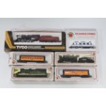 A Bachmann’s “HO” gauge scale model “USRA 0-6-0 & Slope Tender” electric train; four ditto items