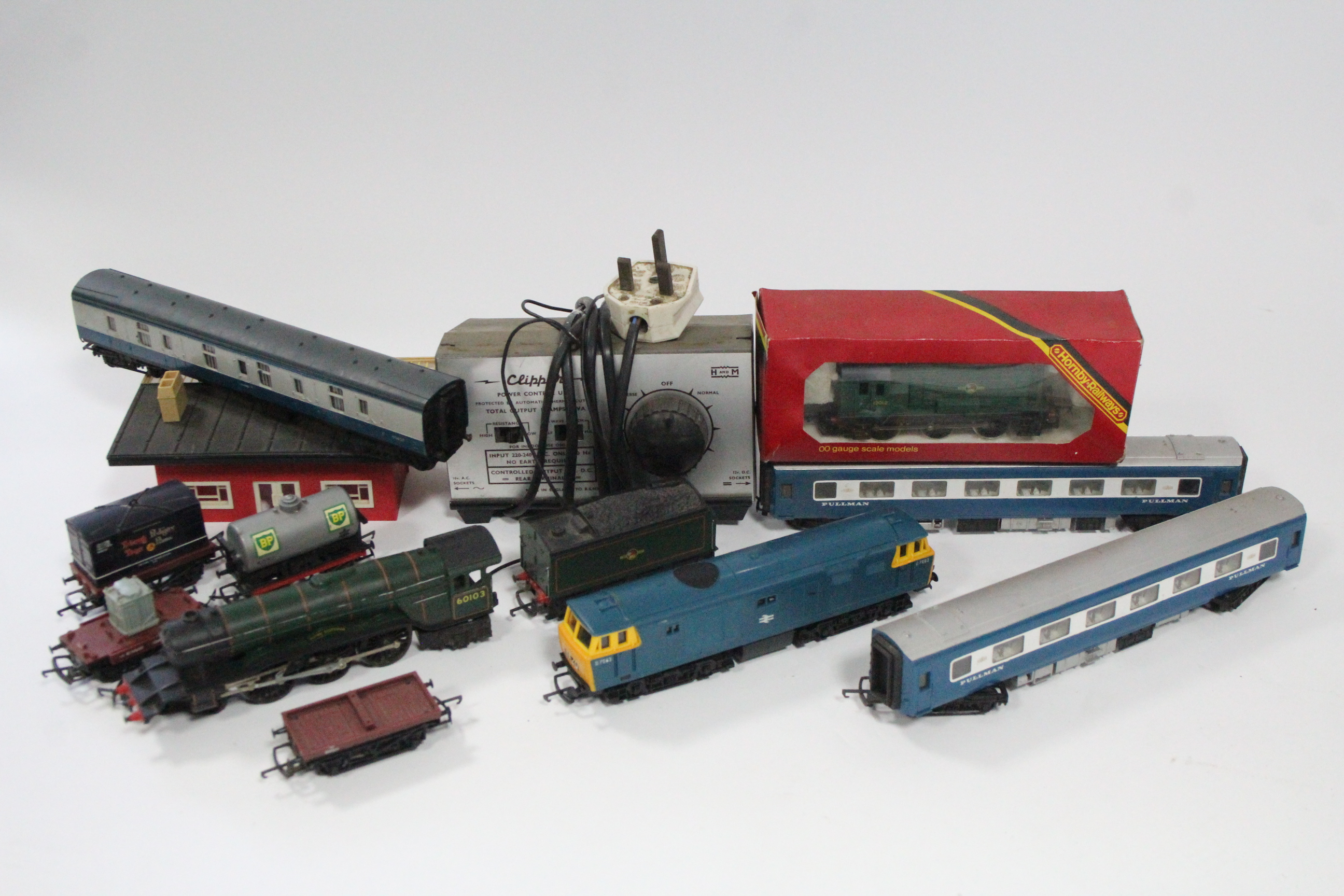 A Tri-ang-Hornby “OO” gauge scale model of a 4-6-2 locomotive “Flying Scotsman”; & various ditto