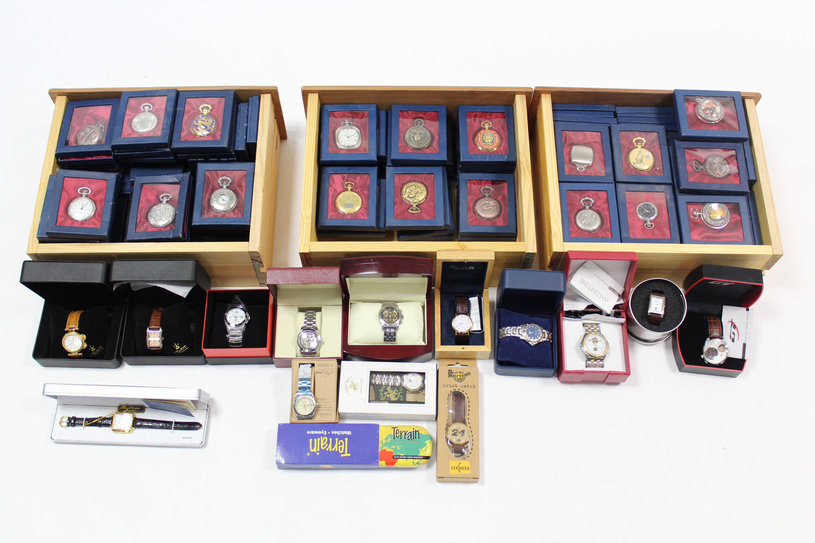 Approximately one hundred various modern pocket watches & wristwatches, & various magazines relating