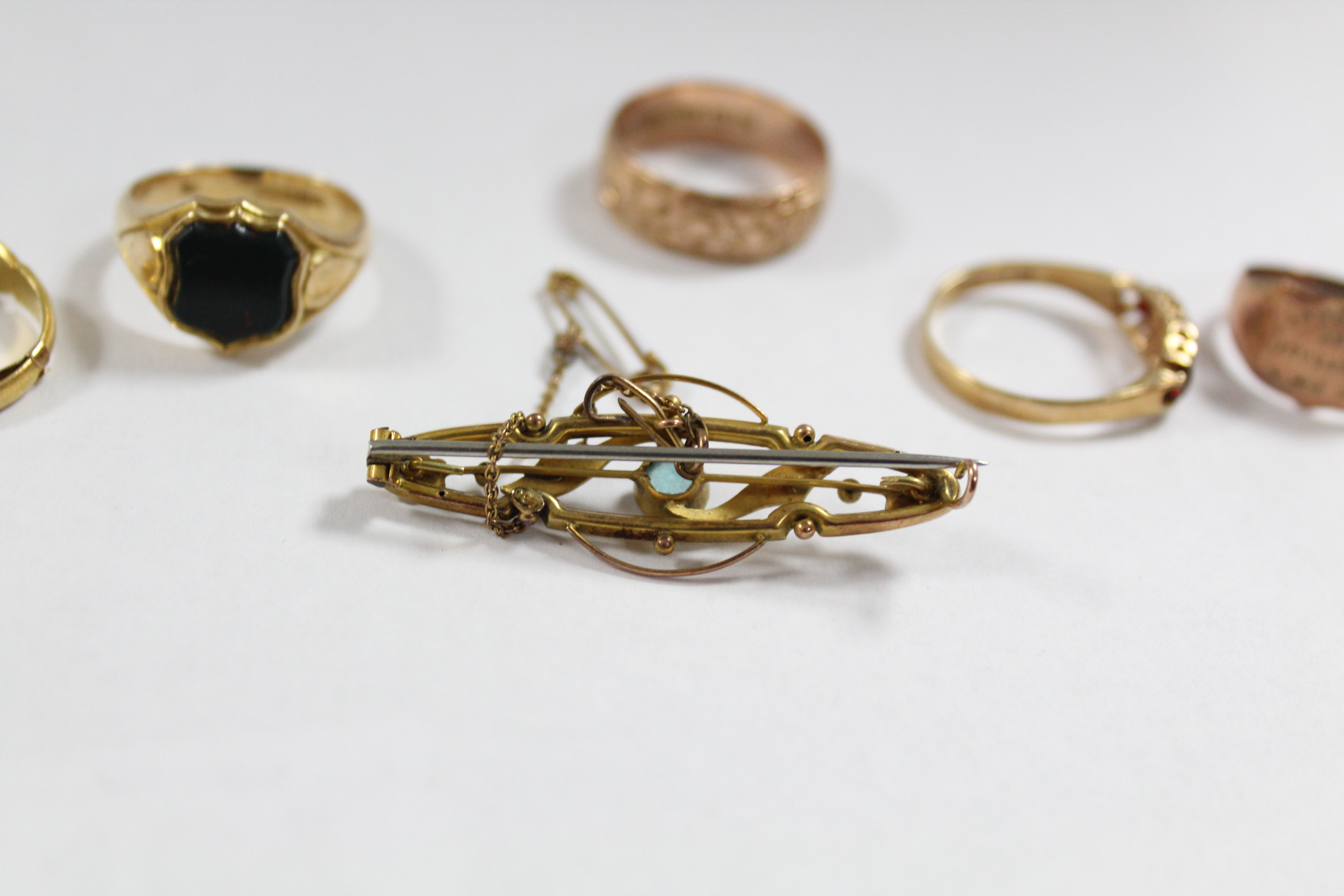 Two 18ct. gold dress rings; & a yellow-metal bar brooch. - Image 8 of 8
