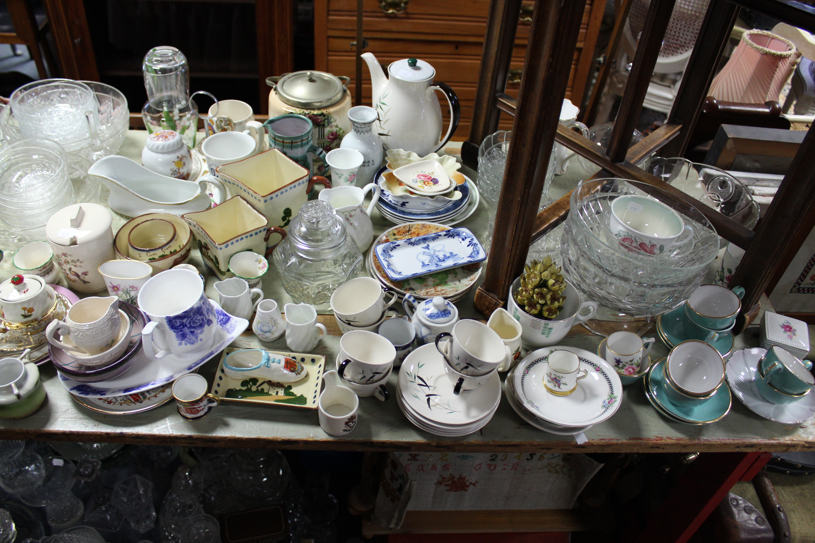 Various items of decorative glassware & china. - Image 2 of 4