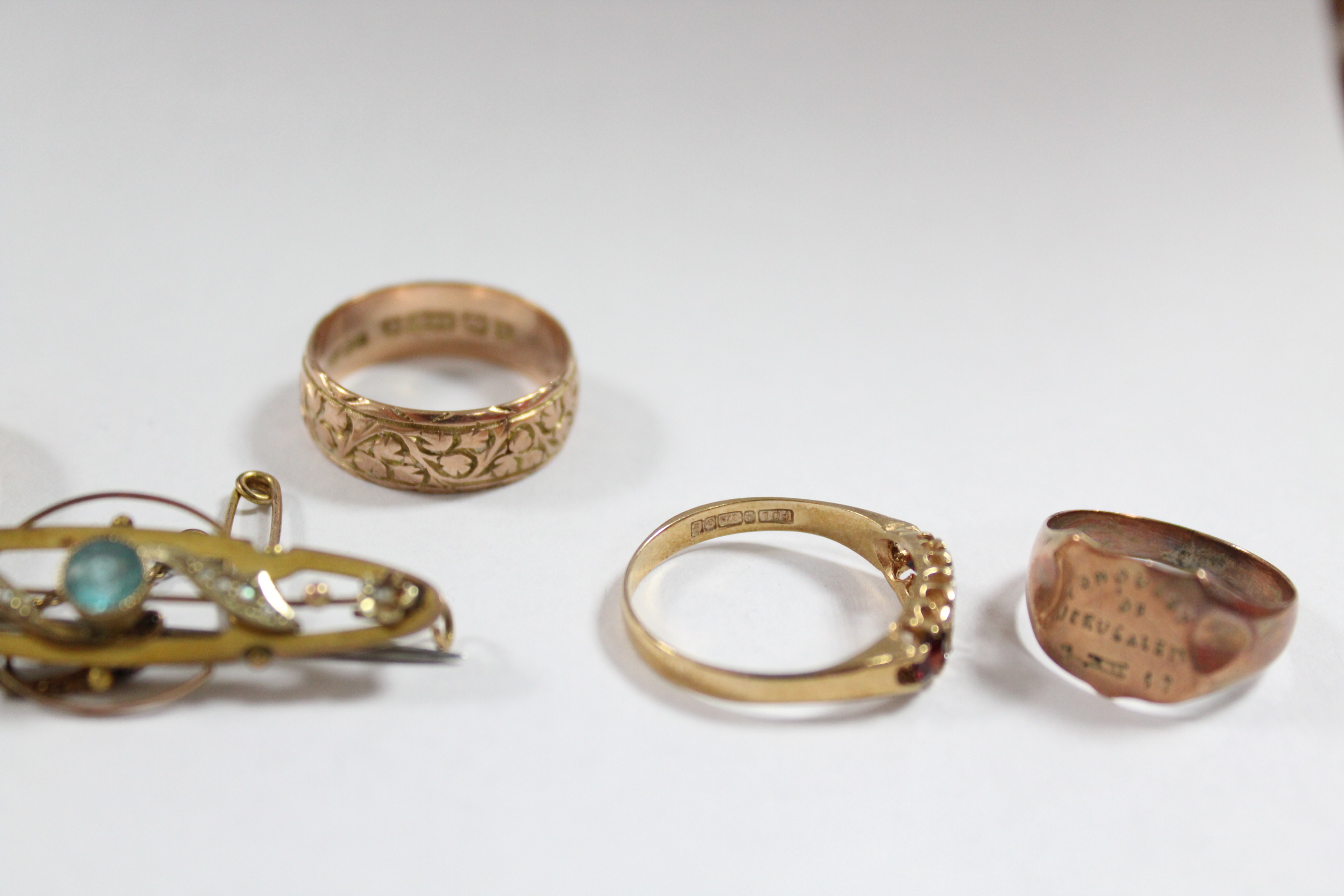 Two 18ct. gold dress rings; & a yellow-metal bar brooch. - Image 7 of 8