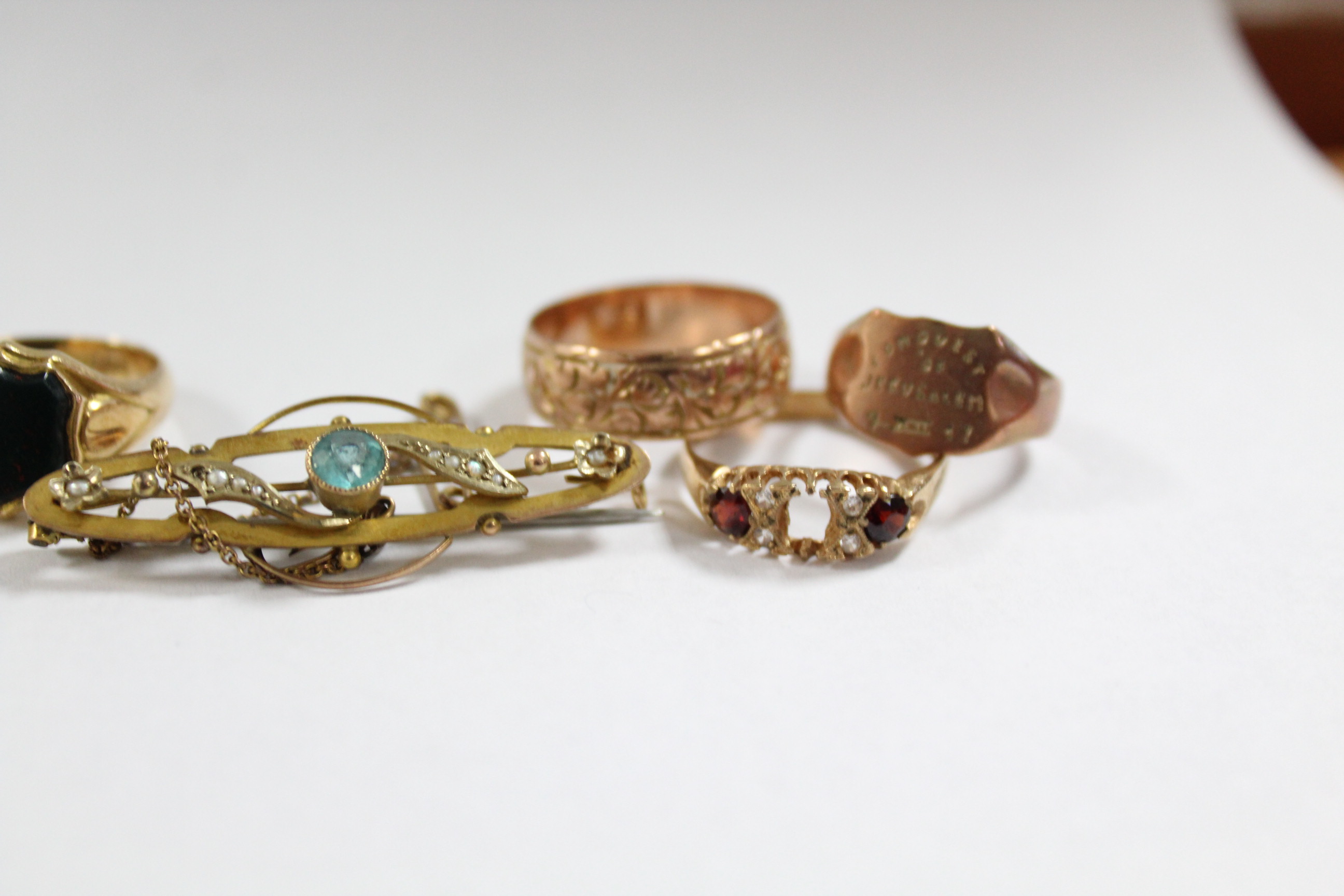 Two 18ct. gold dress rings; & a yellow-metal bar brooch. - Image 3 of 8