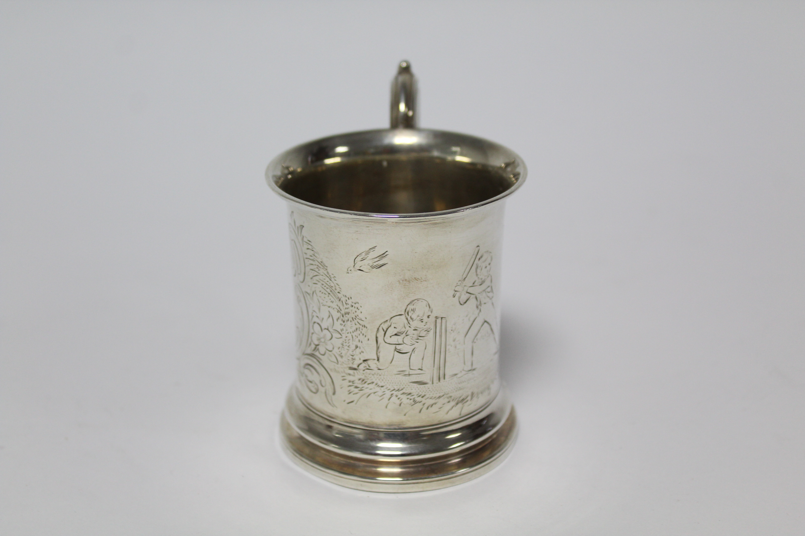 A Victorian christening mug of cylindrical form, with scroll handle & engraved figure scene of two - Image 3 of 6