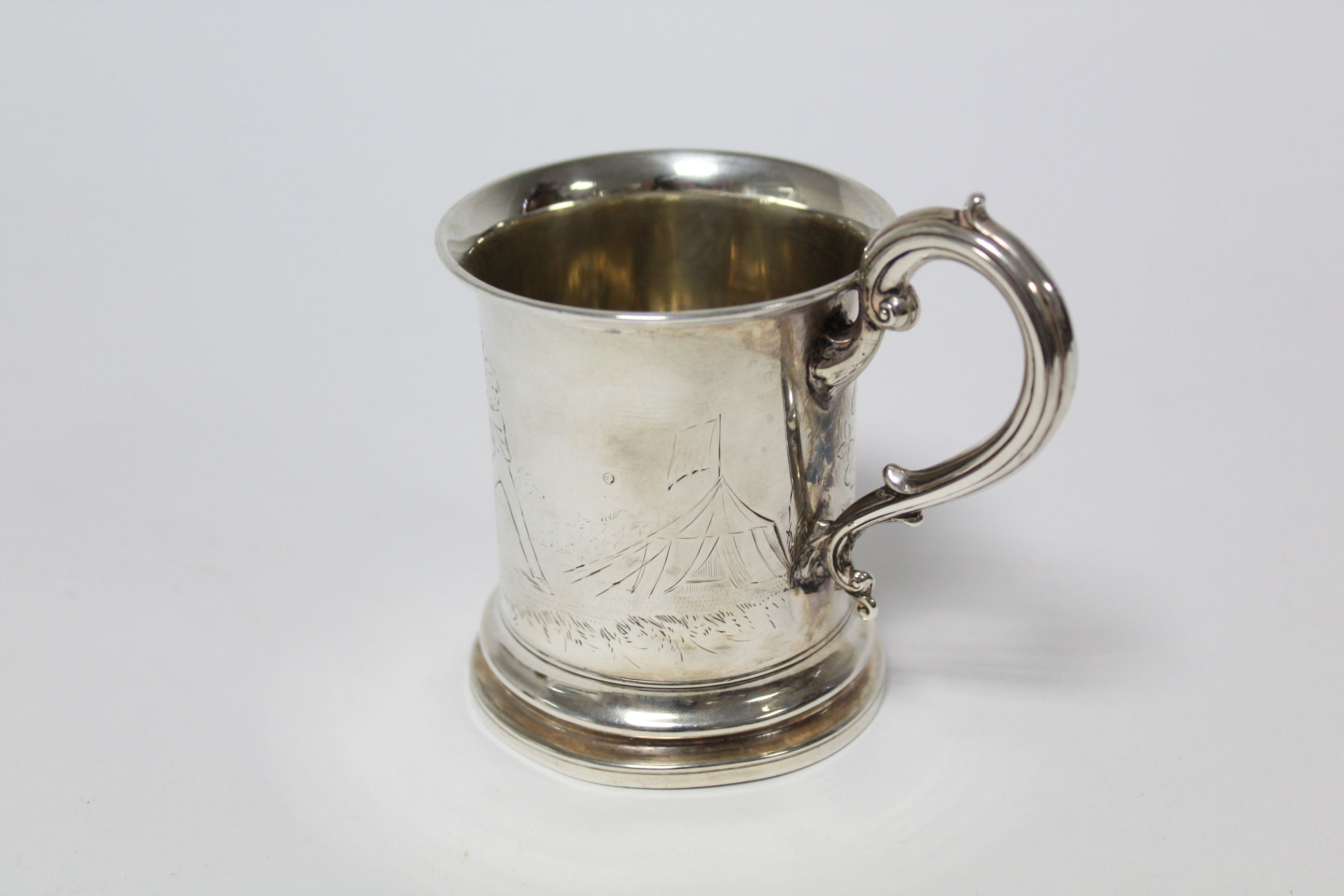 A Victorian christening mug of cylindrical form, with scroll handle & engraved figure scene of two - Image 2 of 6