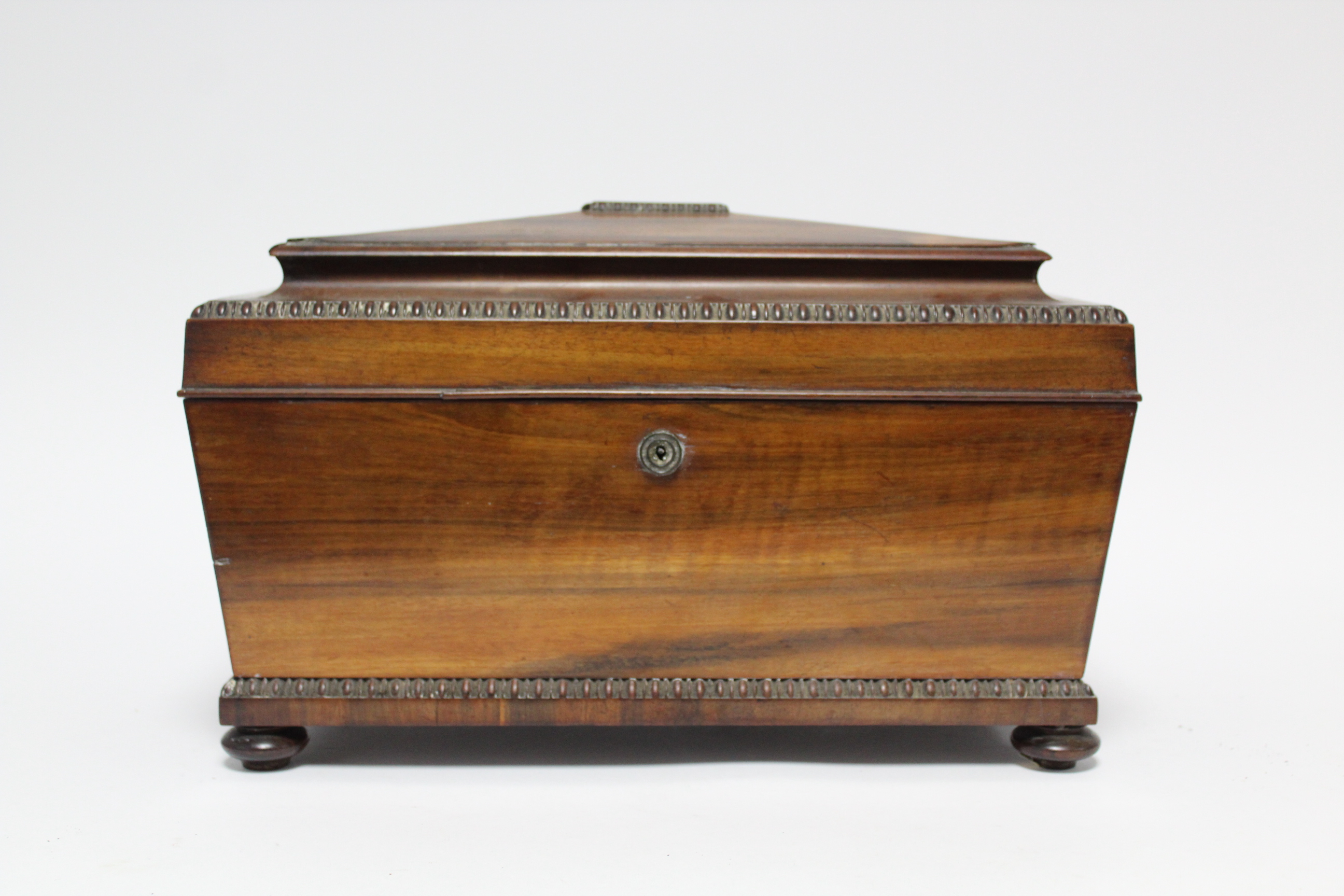 A regency Goncalo Alves tea caddy of rectangular tapered form with egg-&-dart decoration & fitted - Image 5 of 6
