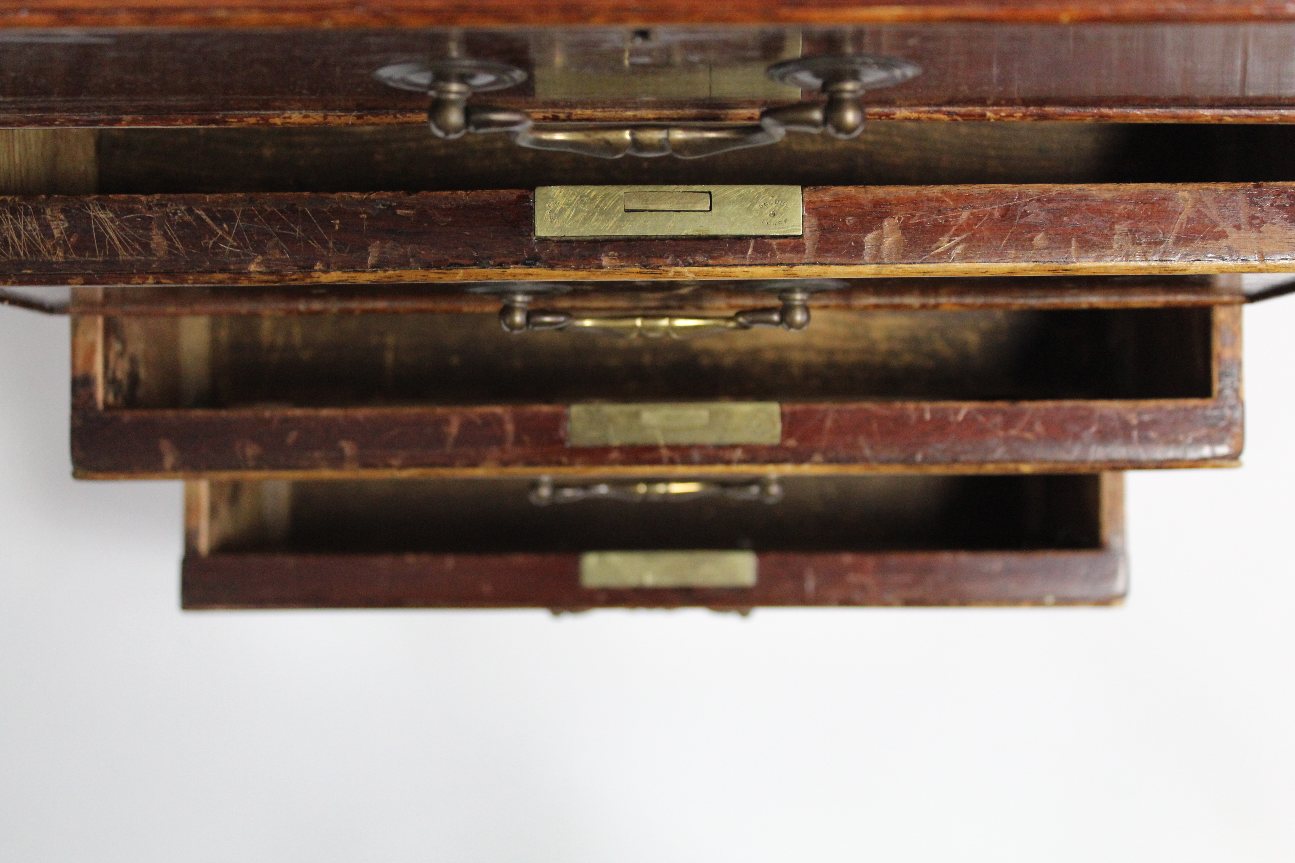 A George V mahogany pedestal desk with crimson tooled leather top, fitted nine drawers with brass - Image 5 of 10