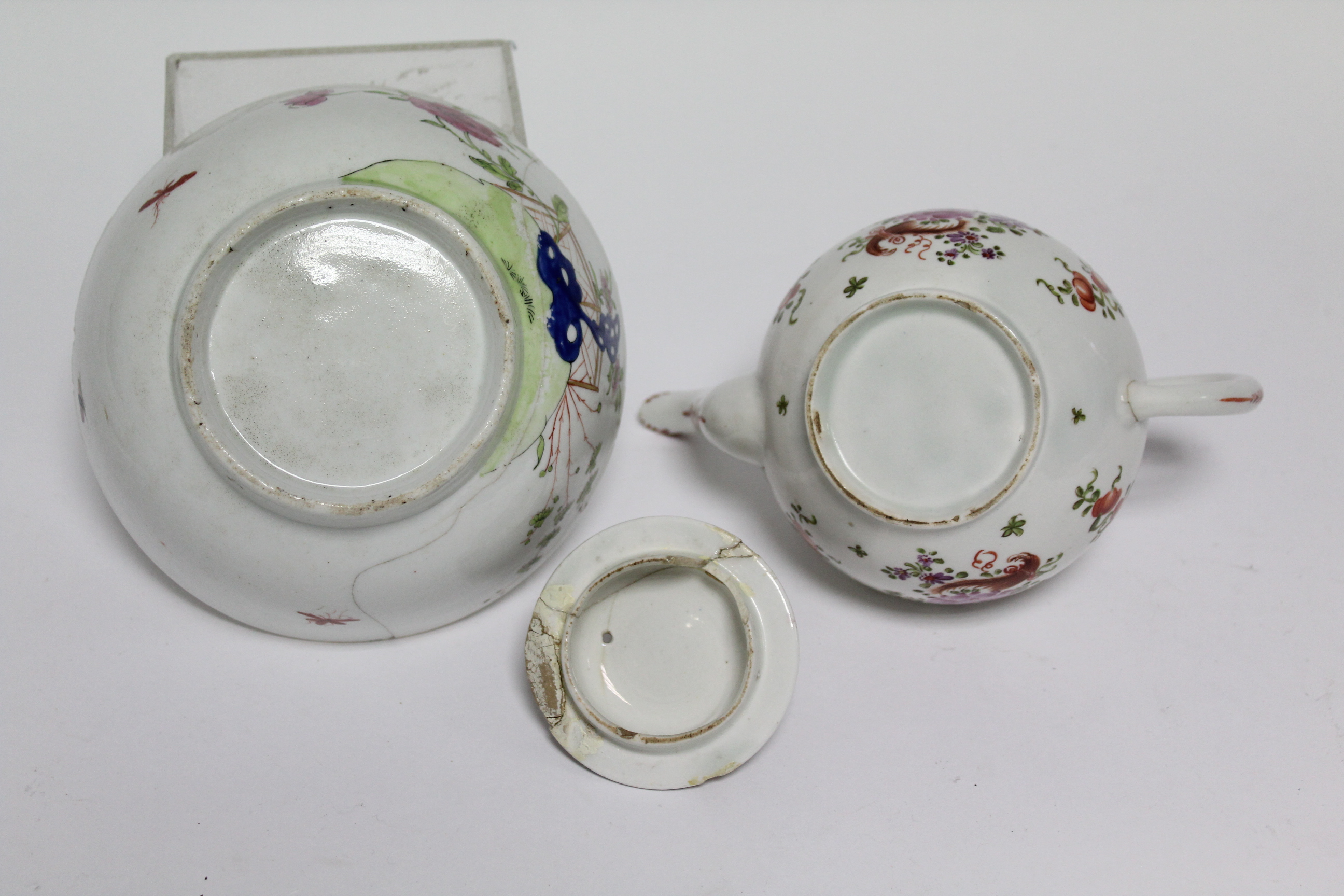 A Lowestoft porcelain round teapot with polychrome painted flowers & green foliate swags, 5½” - Image 9 of 9