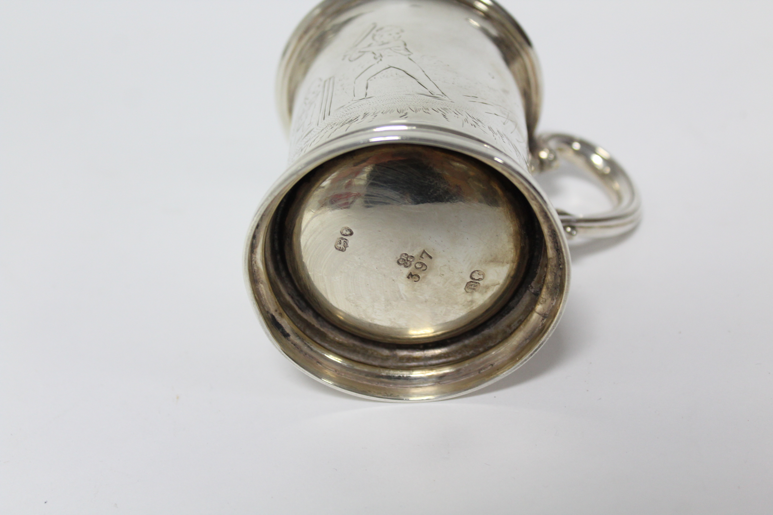 A Victorian christening mug of cylindrical form, with scroll handle & engraved figure scene of two - Image 6 of 6