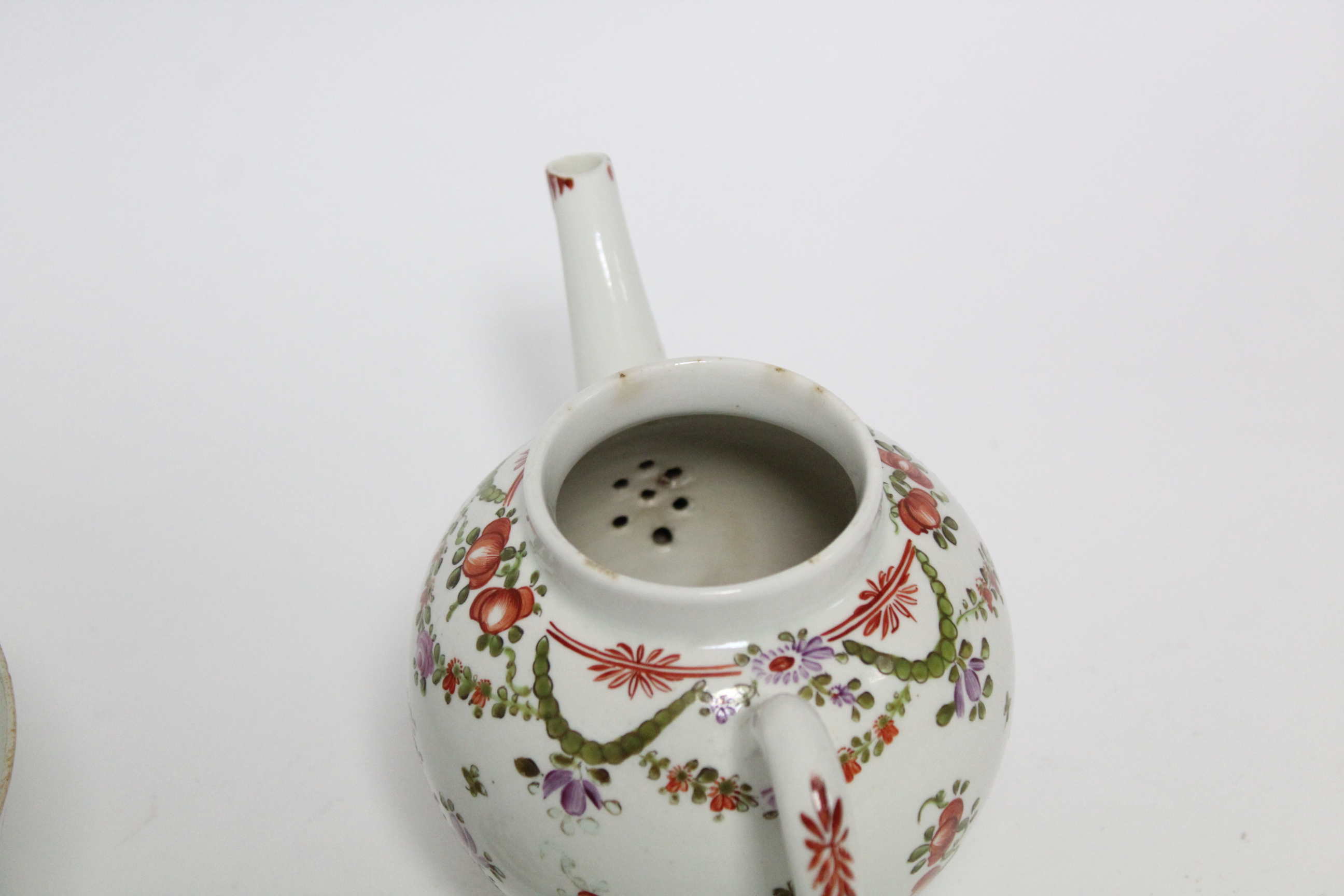 A Lowestoft porcelain round teapot with polychrome painted flowers & green foliate swags, 5½” - Image 7 of 9