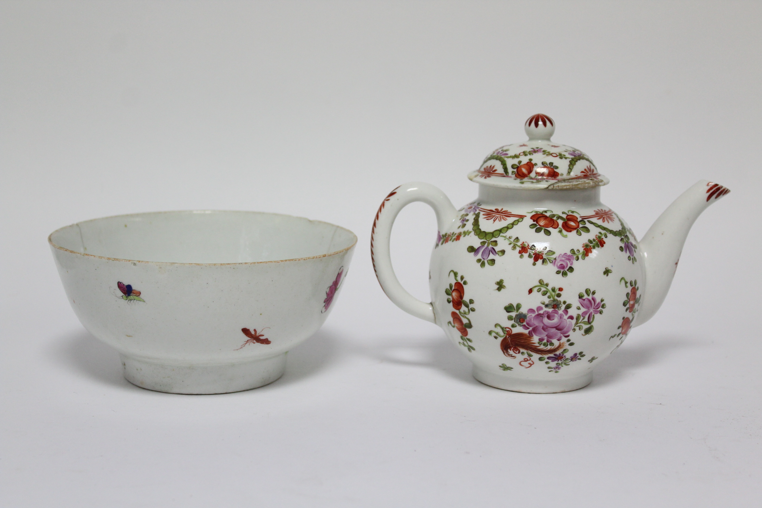 A Lowestoft porcelain round teapot with polychrome painted flowers & green foliate swags, 5½” - Image 5 of 9