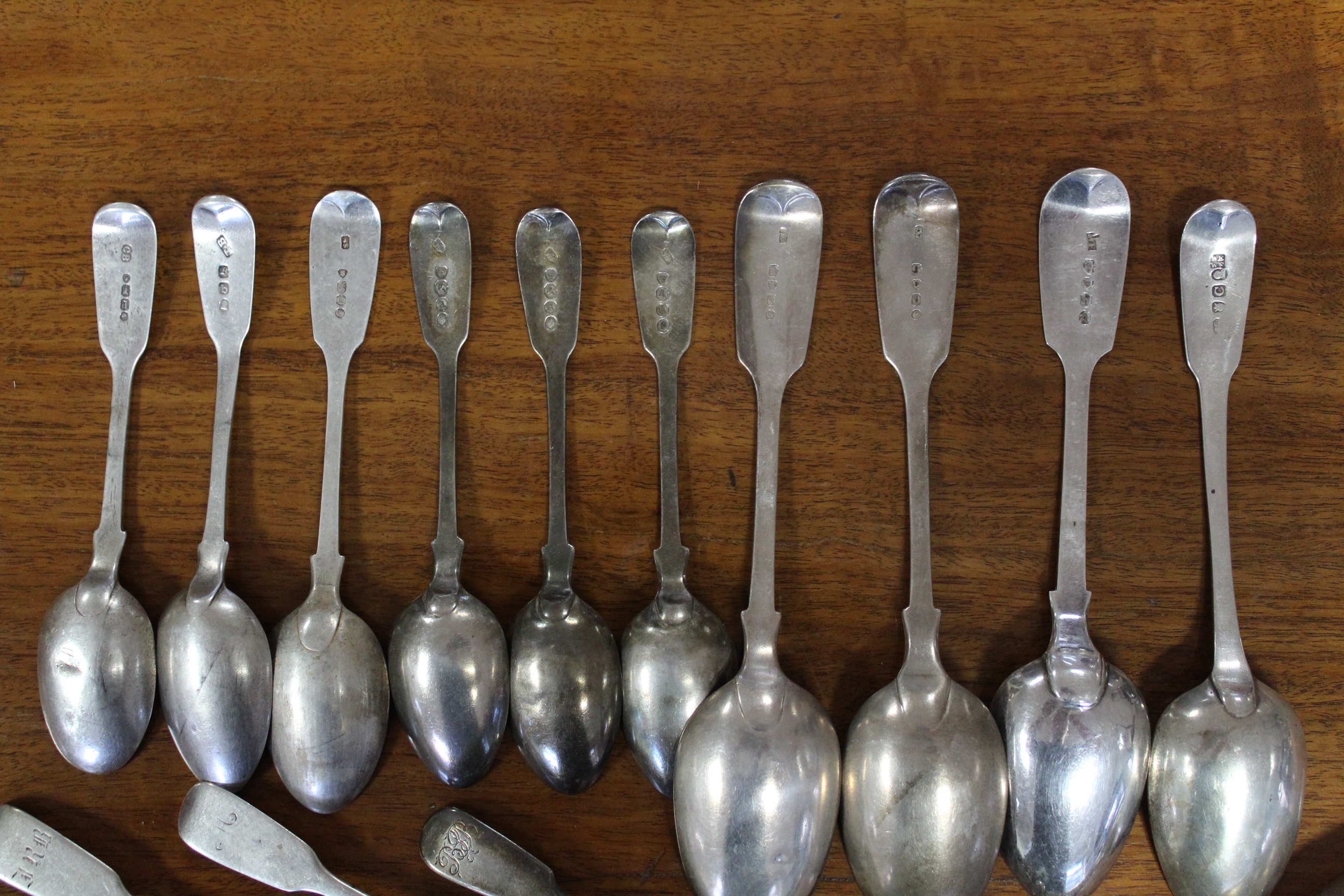 Two pairs of Victorian silver Fiddle pattern sugar tongs; four Georgian & Victorian Fiddle pattern - Image 5 of 6