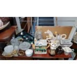 Various items of decorative china & glassware.