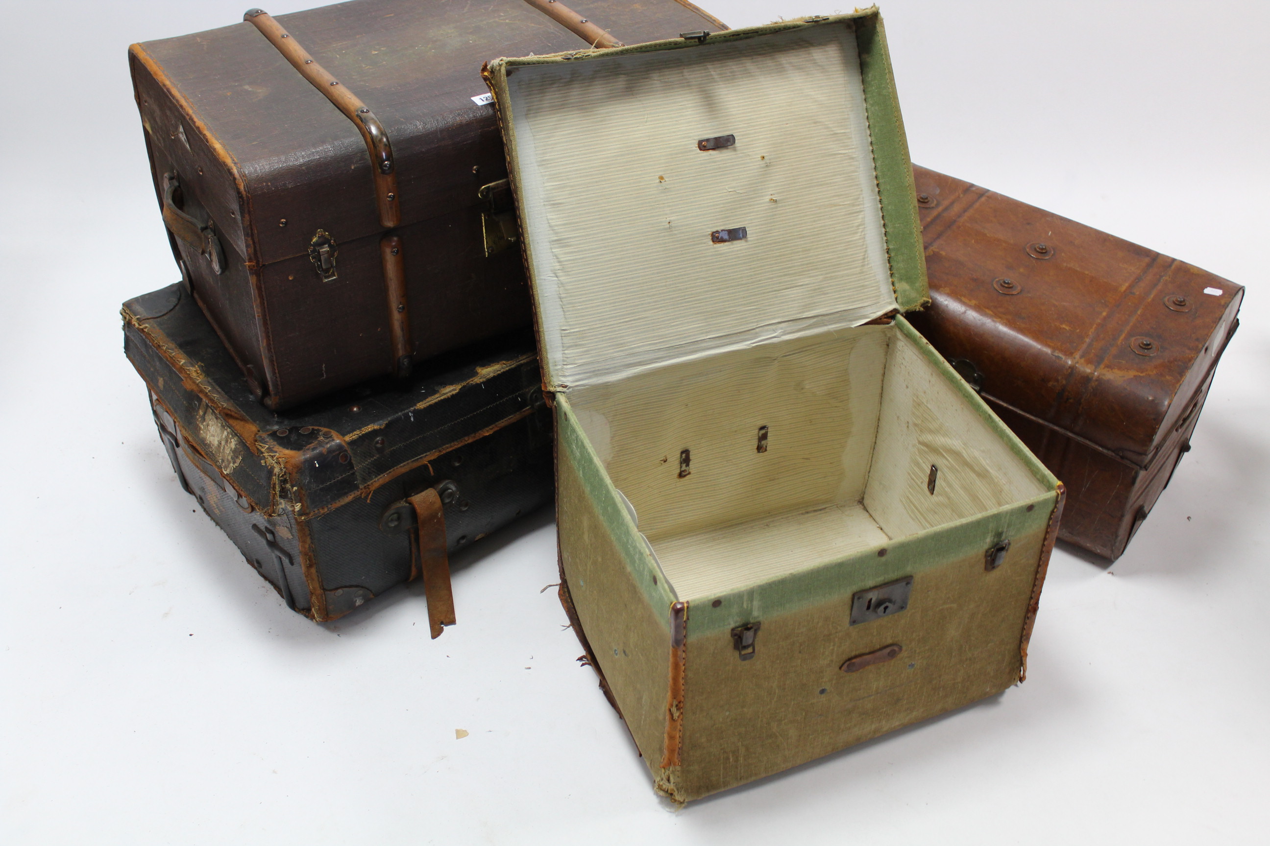 Seven various travelling trunks & suitcases. - Image 9 of 11