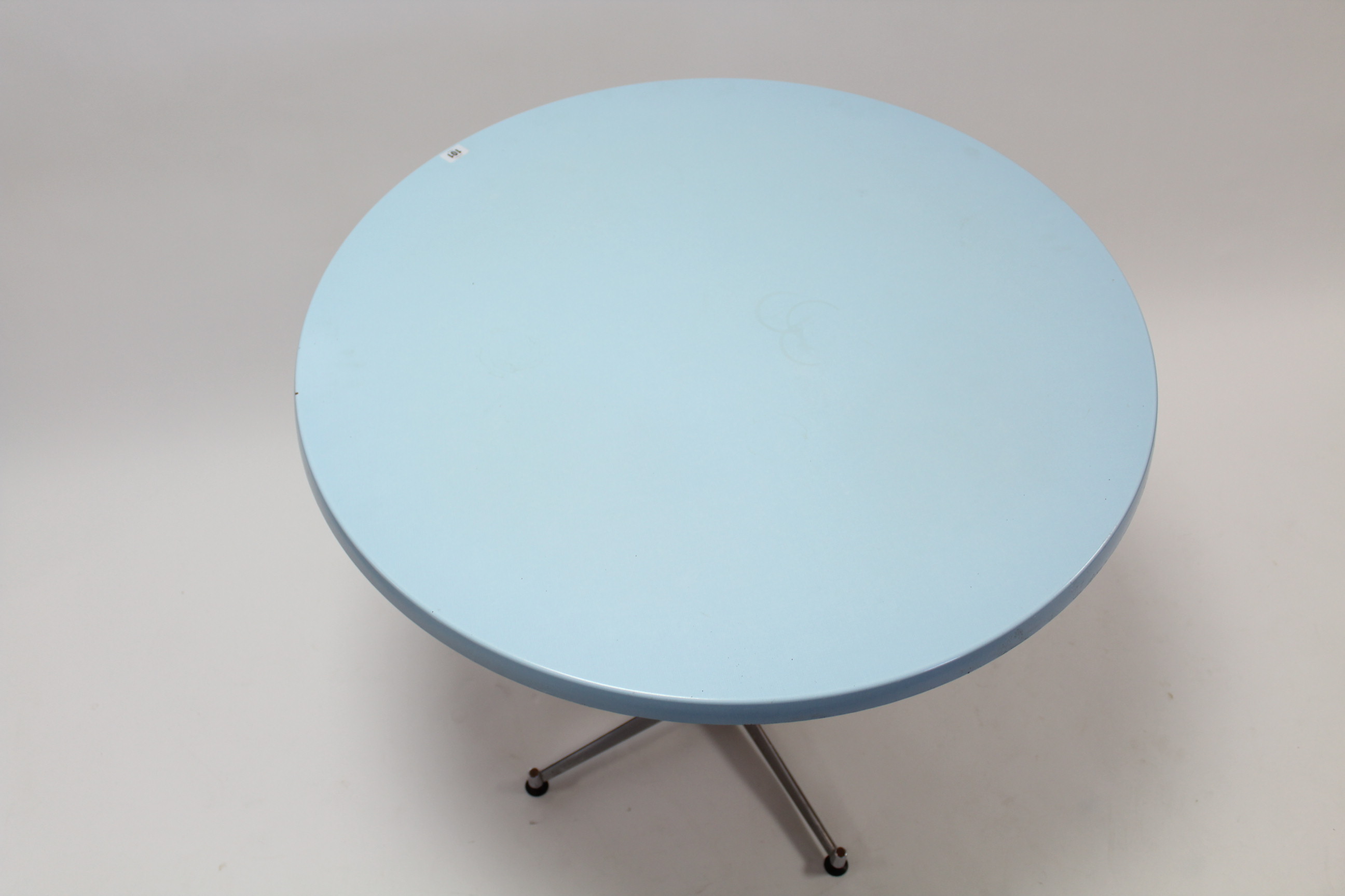 A cream-finish & natural chrome kitchen table with pale blue laminate circular top, 35½” diam. - Image 2 of 5