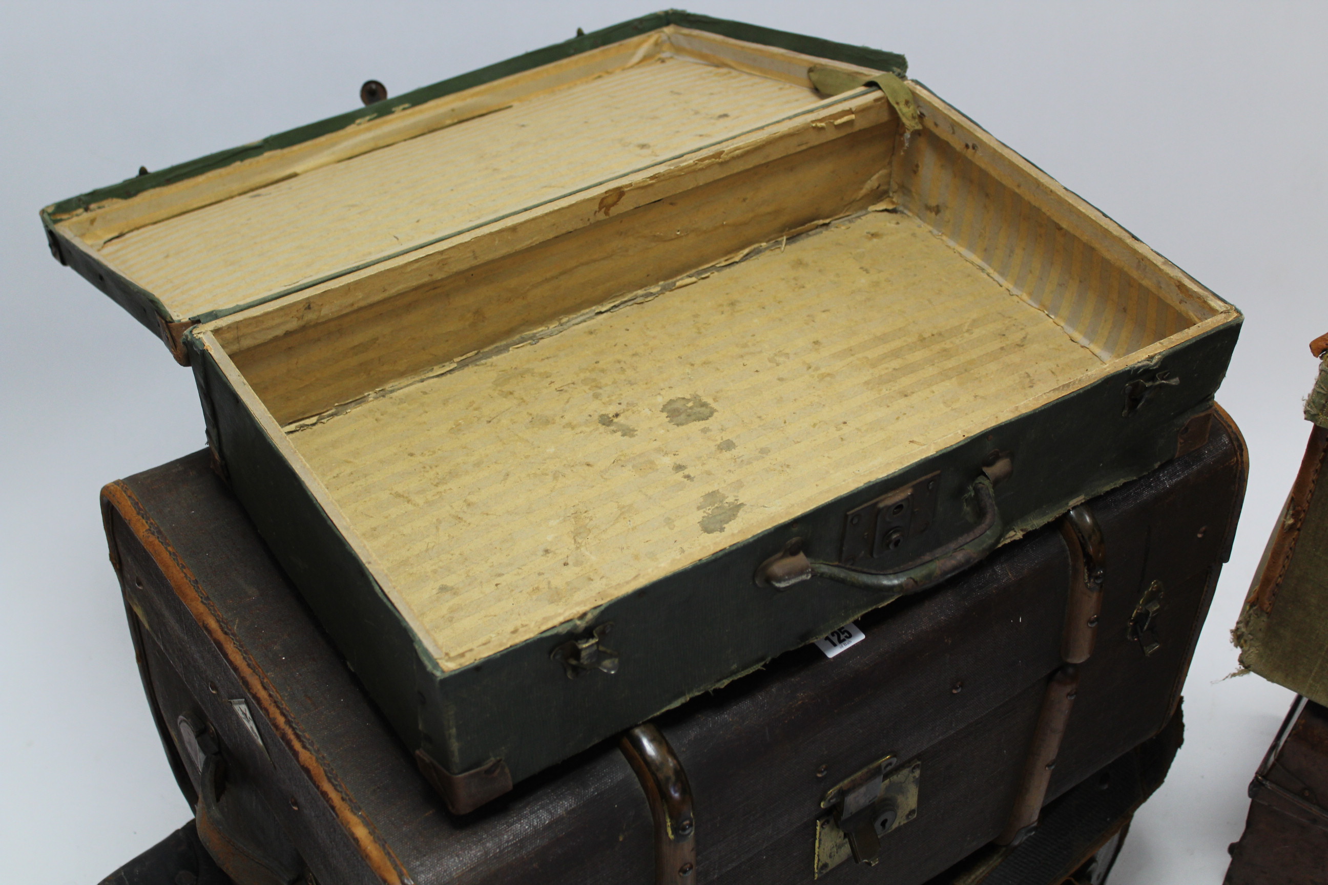 Seven various travelling trunks & suitcases. - Image 11 of 11