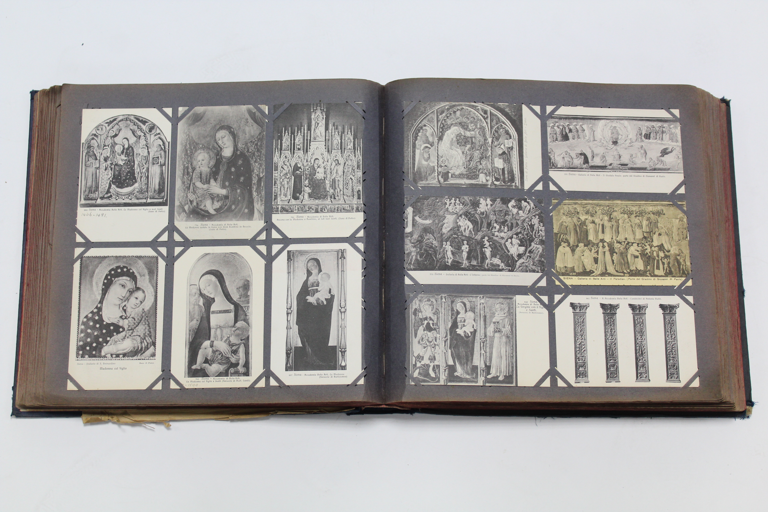 AN ALBUM OF APPROXIMATELY SIX HUNDRED POSTCARDS, EARLY 20th century, RELIGIOUS FIGURES AND - Image 2 of 4