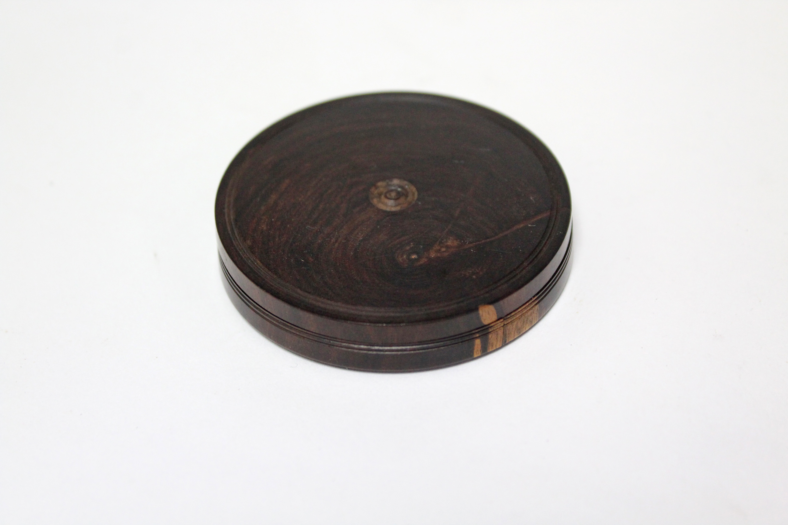 An early 19th century turned wood flat circular seal box, bearing paper trade label of “John Warwick - Image 6 of 6