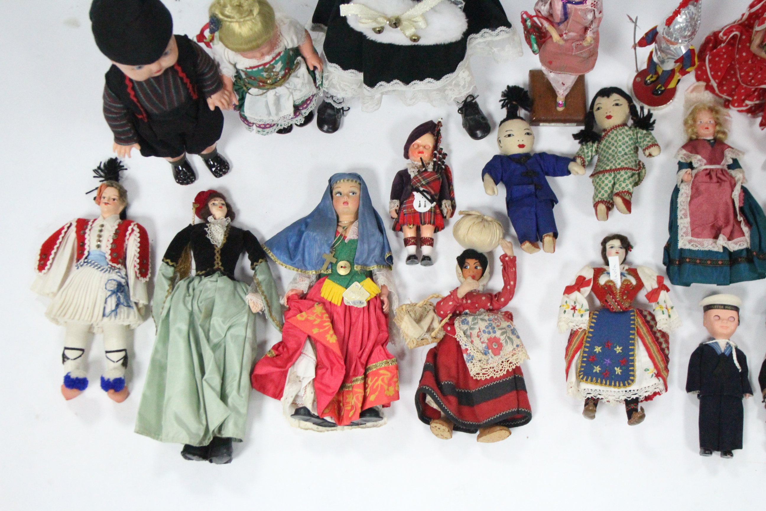 Nine various mid-20th century costume dolls; & a 1990’s Heritage Mint costume doll. - Image 4 of 4