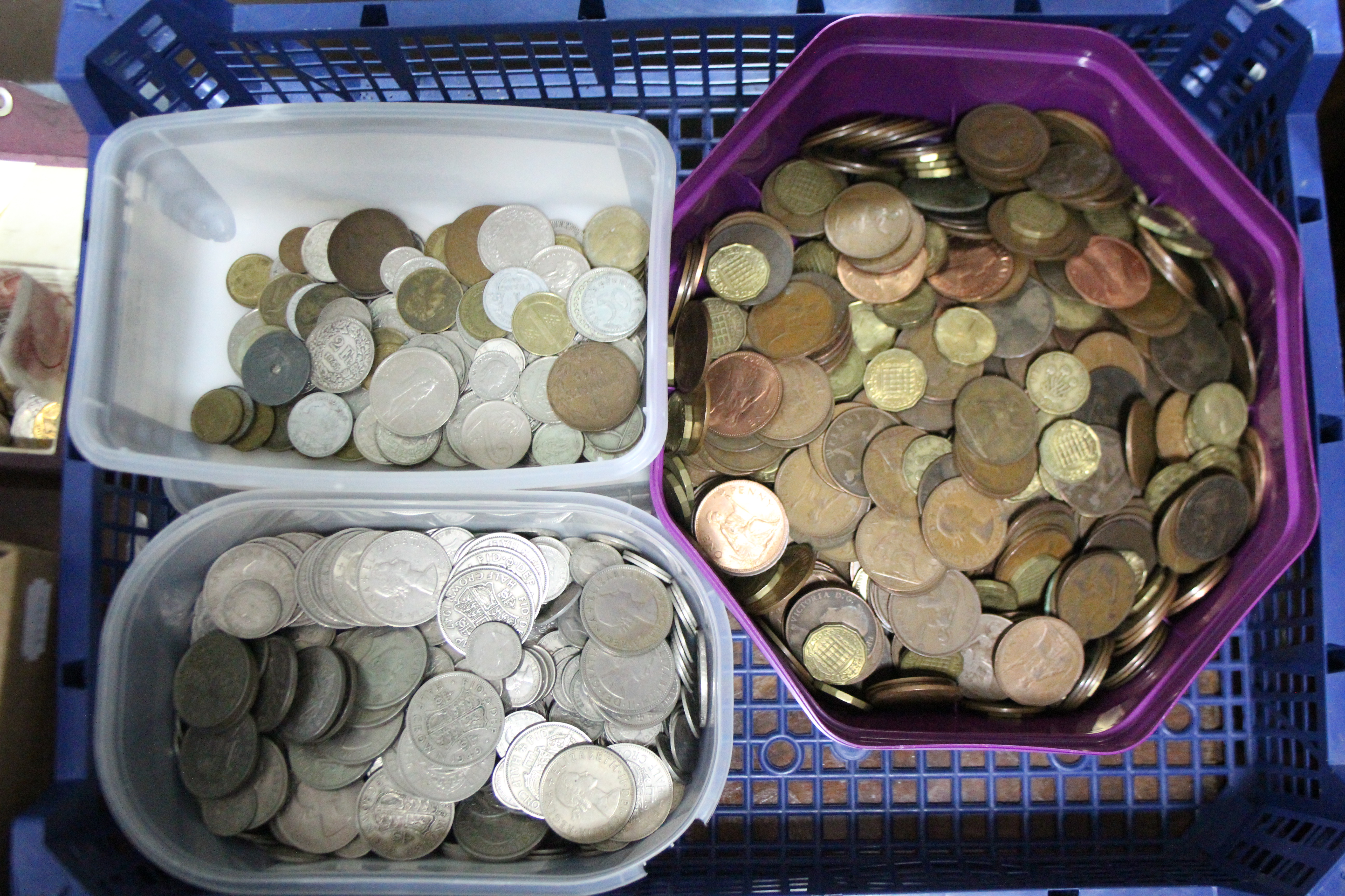 A large quantity of British half-crowns & sixpences (post 1947), 1d & 3d coins; & a small quantity