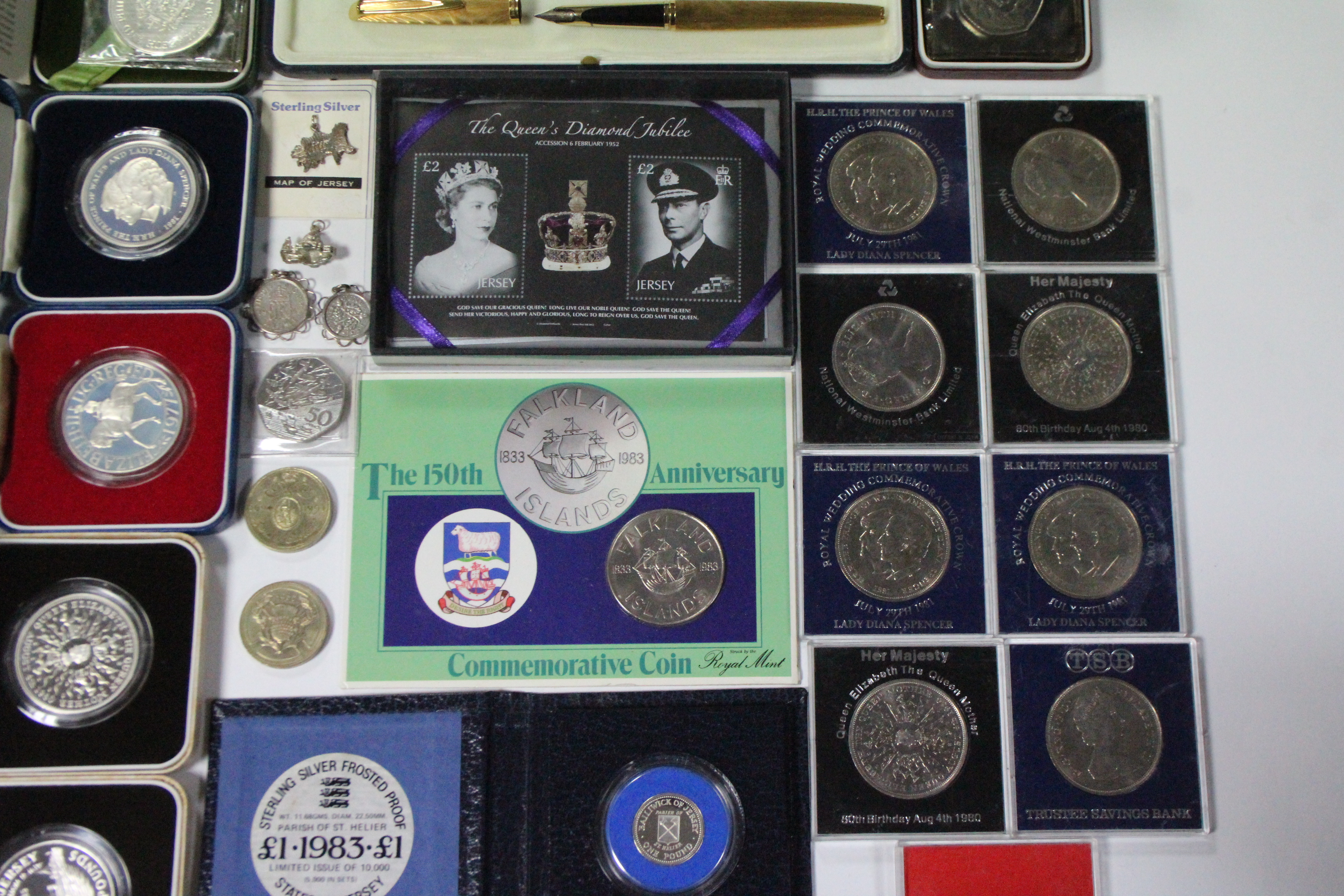 Five modern silver proof commemorative crowns & other coins; various other commemorative crowns & - Image 6 of 7